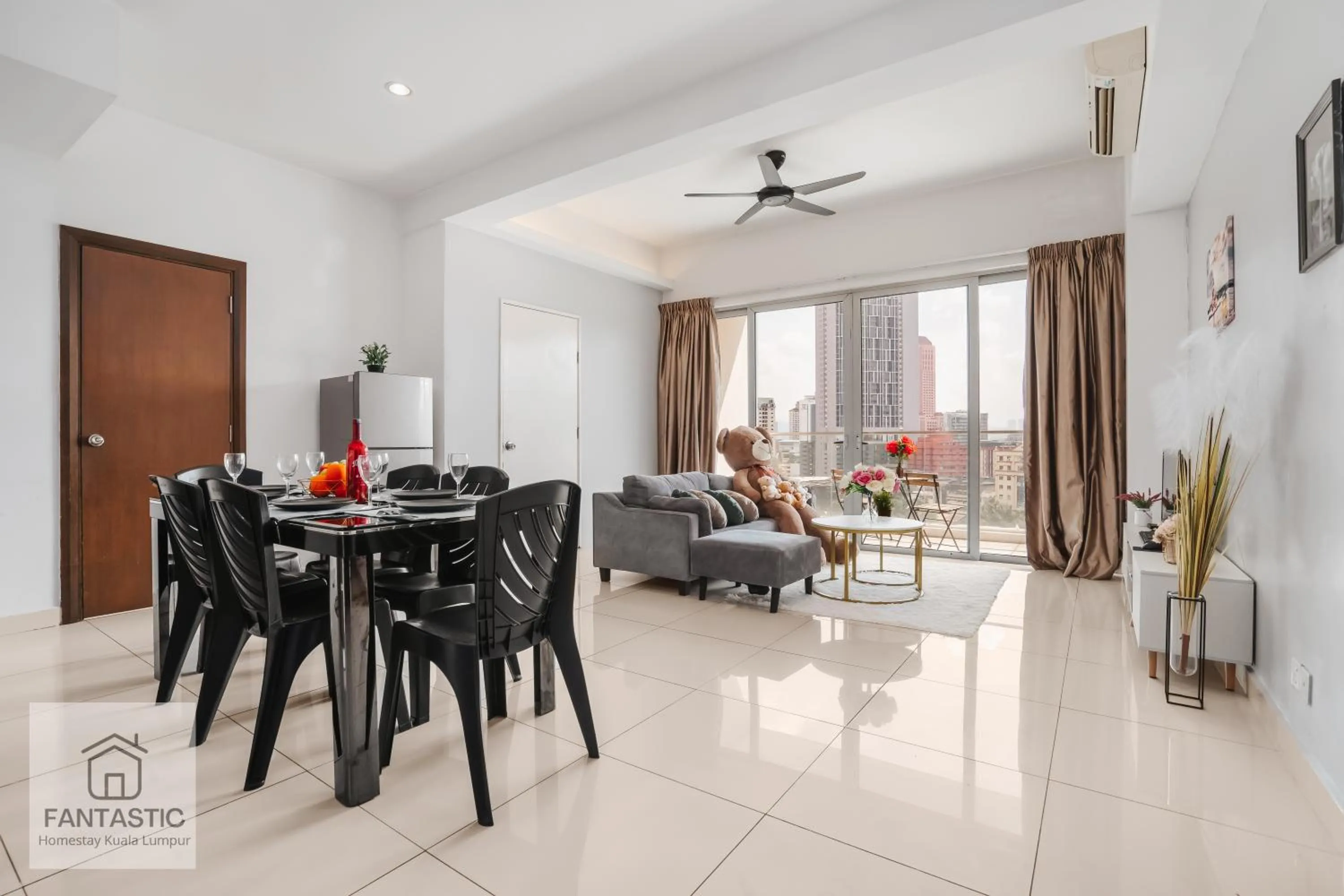 Regalia Residence @ KLCC View Sky Pool by KC