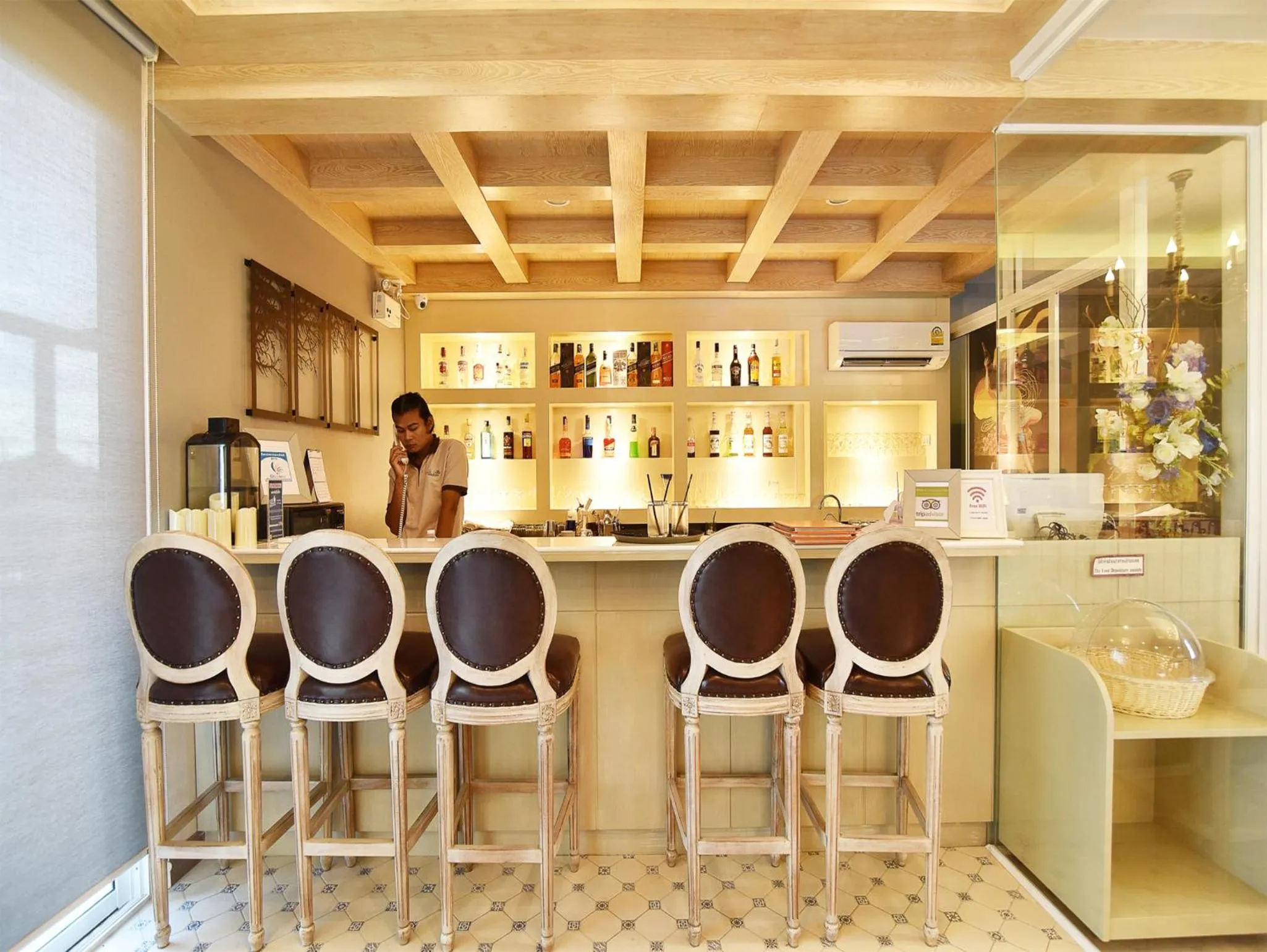 Lounge or bar in La Villa Boutique hotel