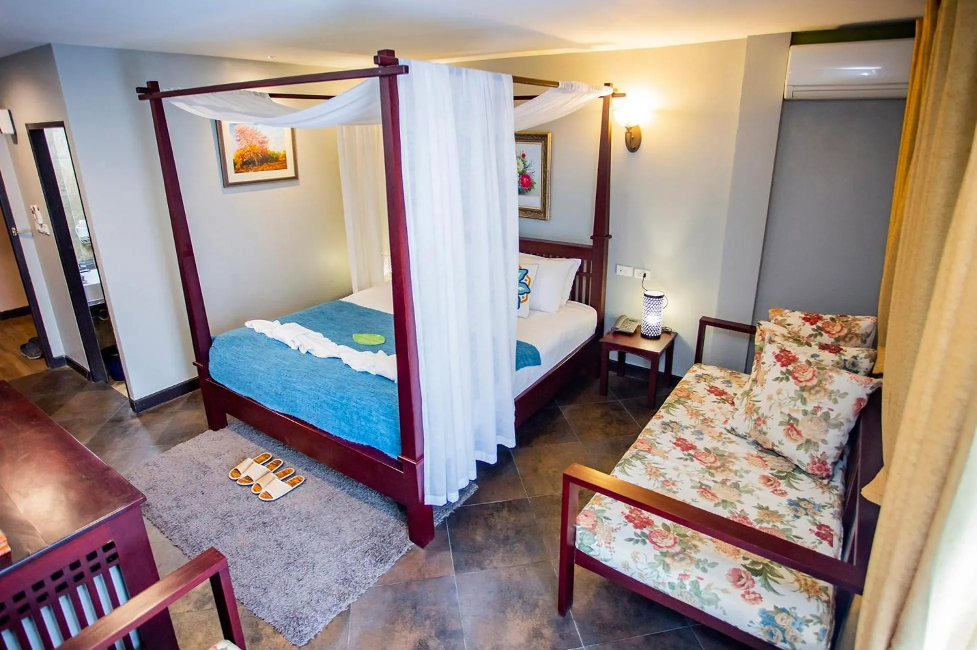 Bed in La Villa Boutique hotel