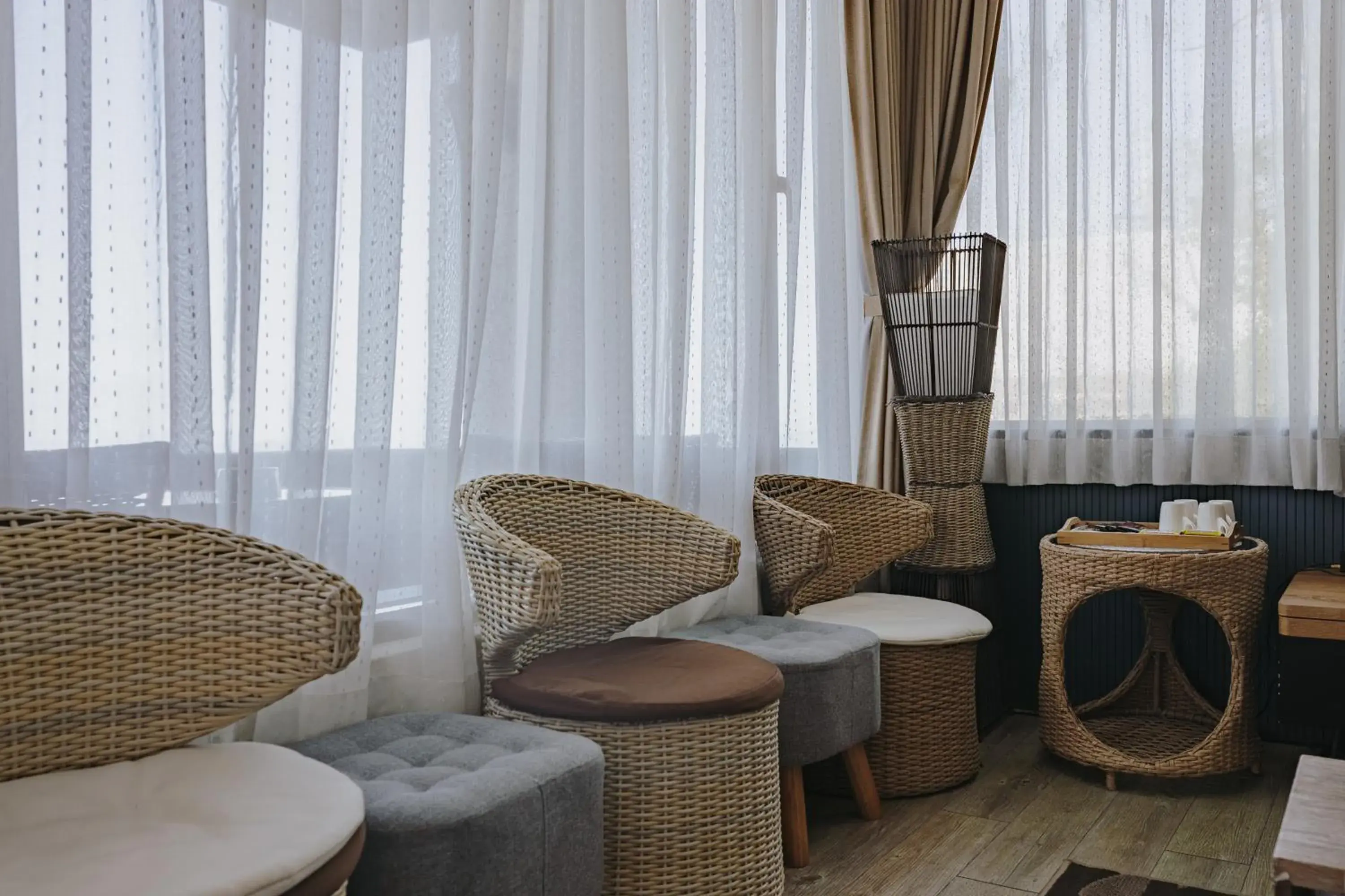 Living room in Mountain Traveler Inn Living room in Mountain Traveler Inn