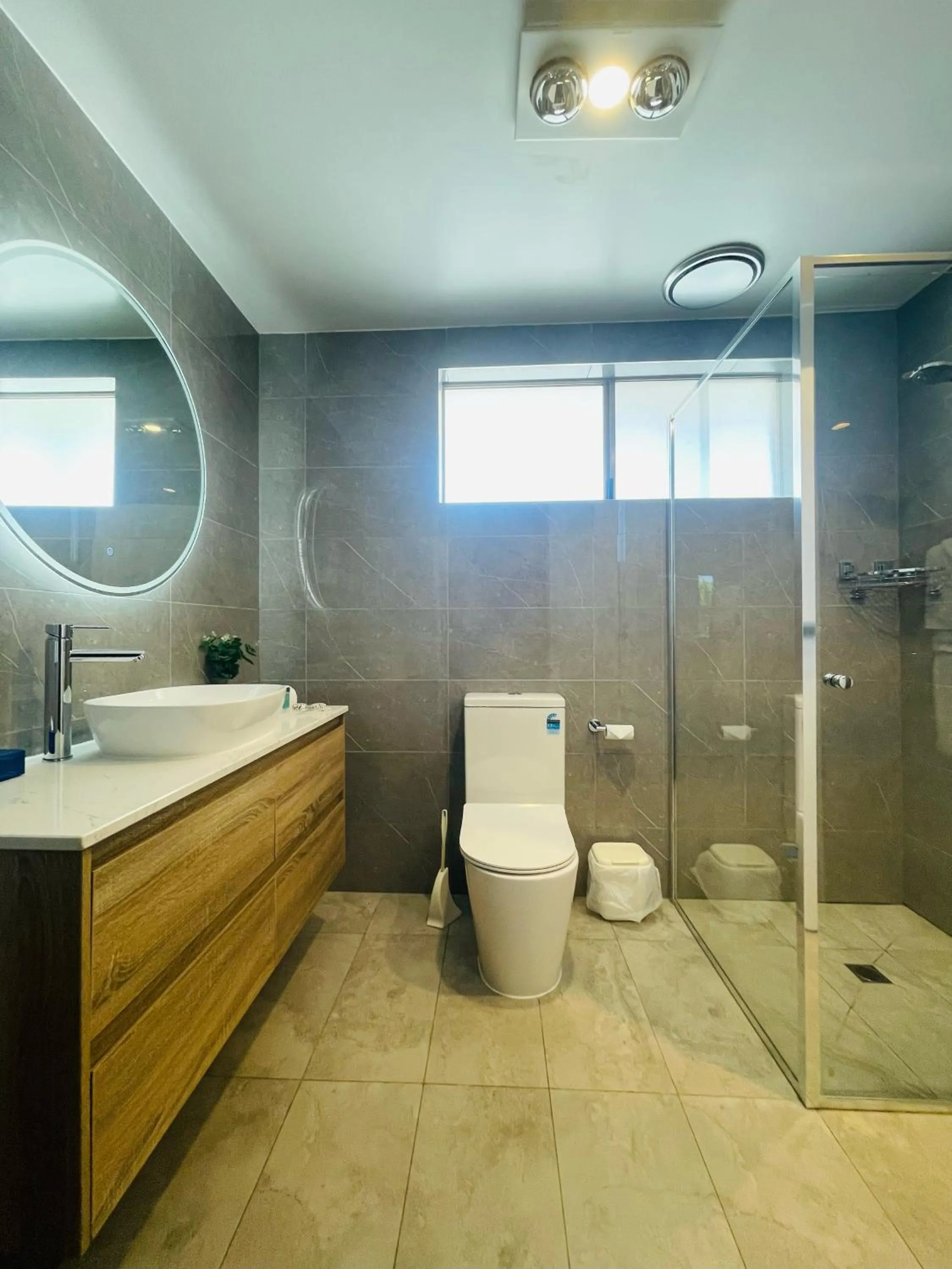 Bathroom in Nagambie Motor Inn and Conference Centre