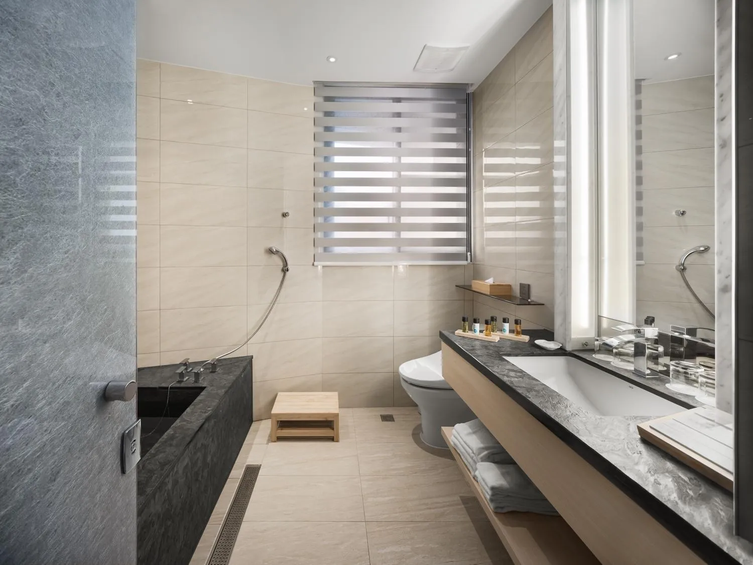 Bathroom in Gamalan FL Spring Hotel