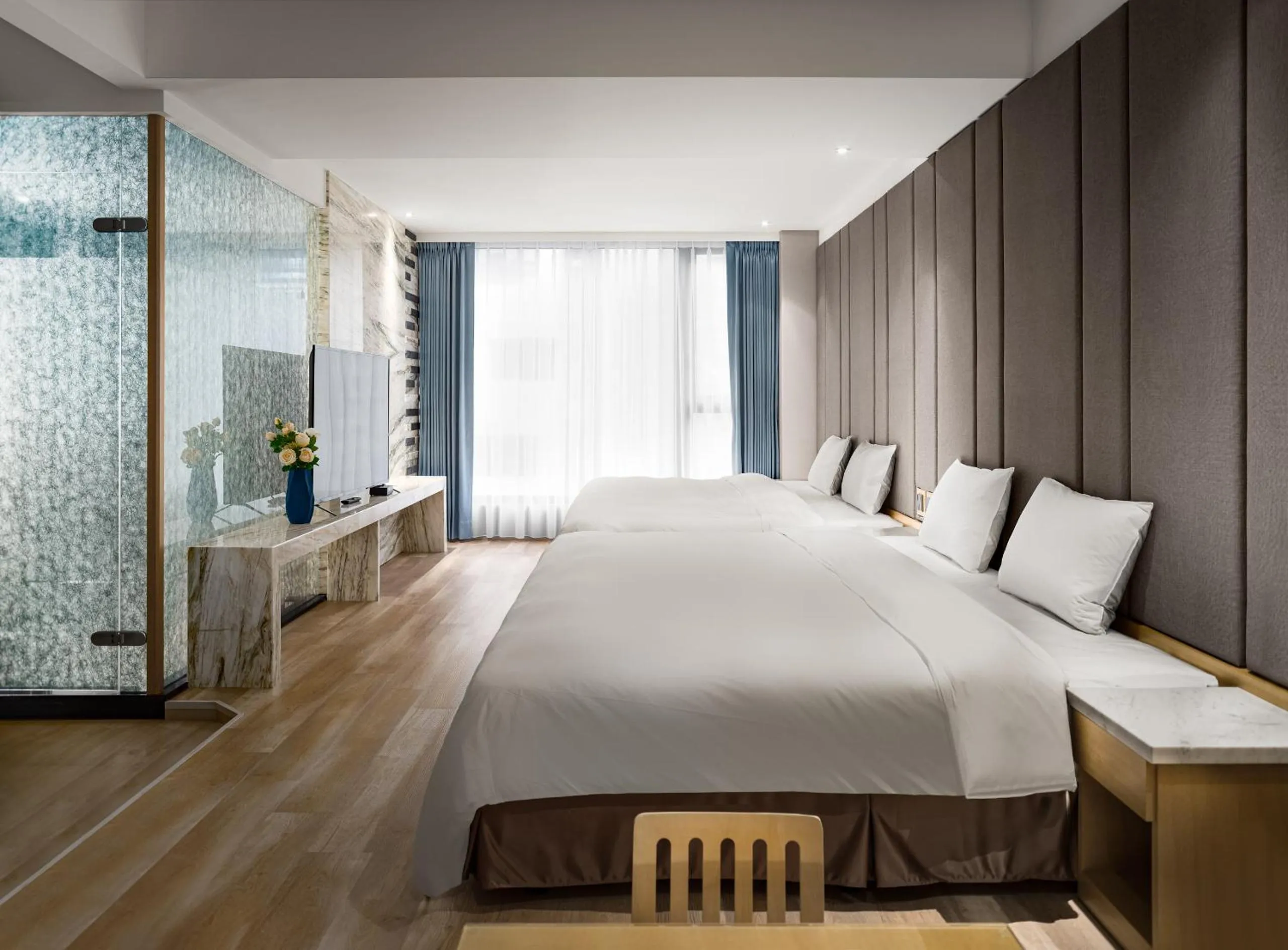 Photo of the whole room, Bed in Gamalan FL Spring Hotel