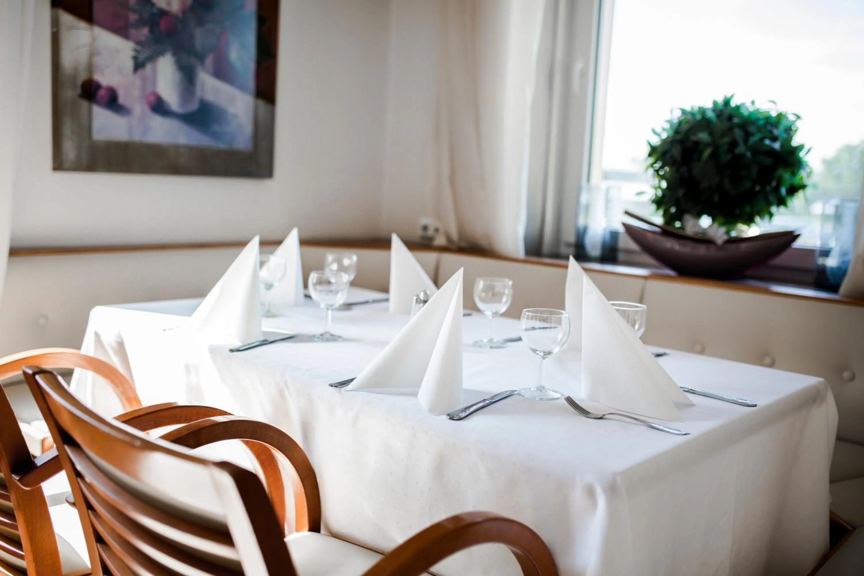 Restaurant/places to eat in Bach Hotel