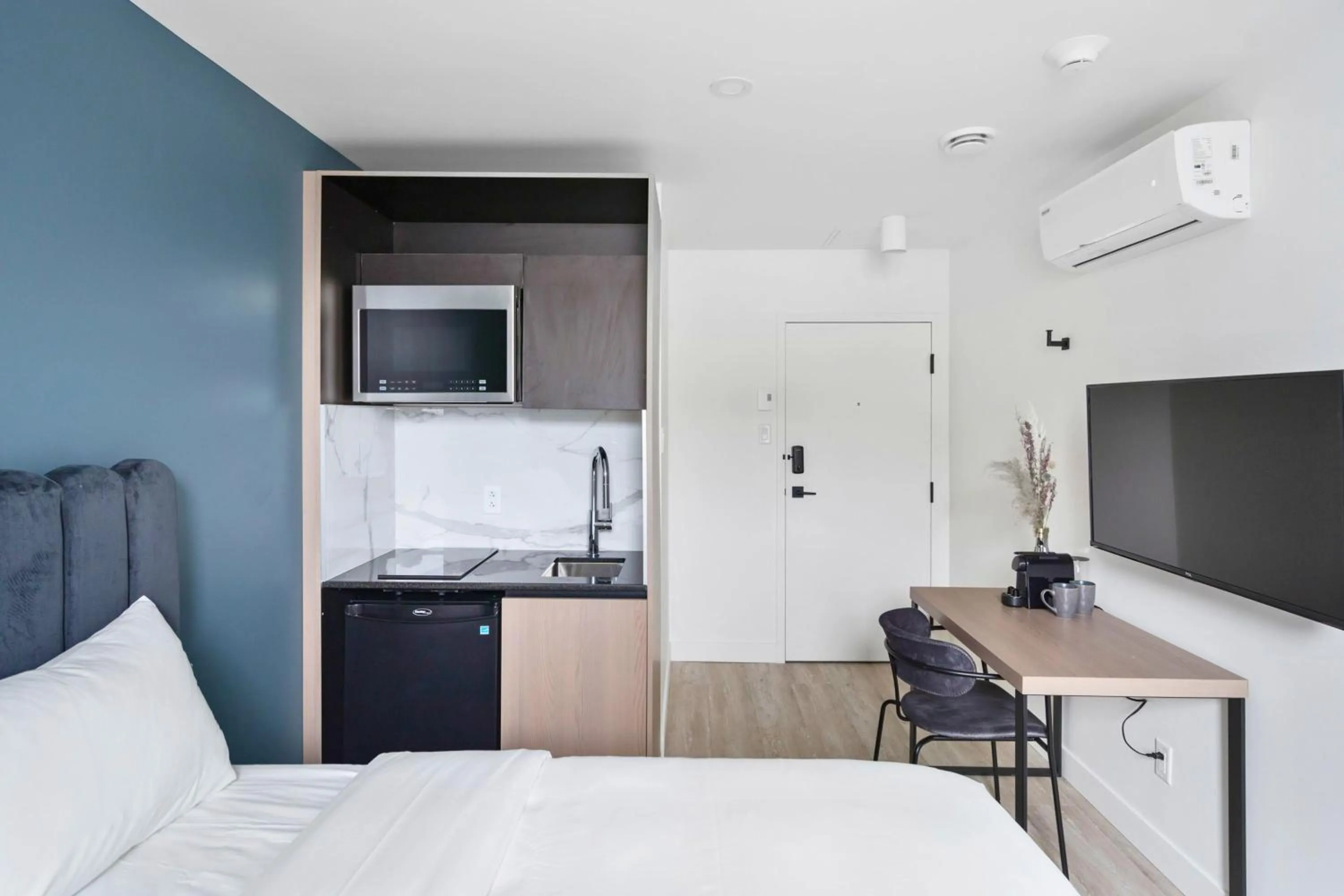 TV and multimedia, Bed in Clouds Lofts - Quartier Latin