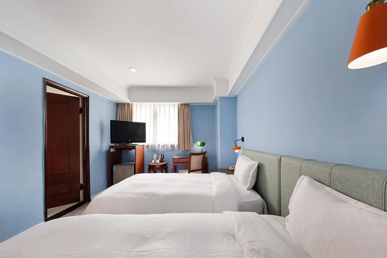 Bed in Moonlight Hotel