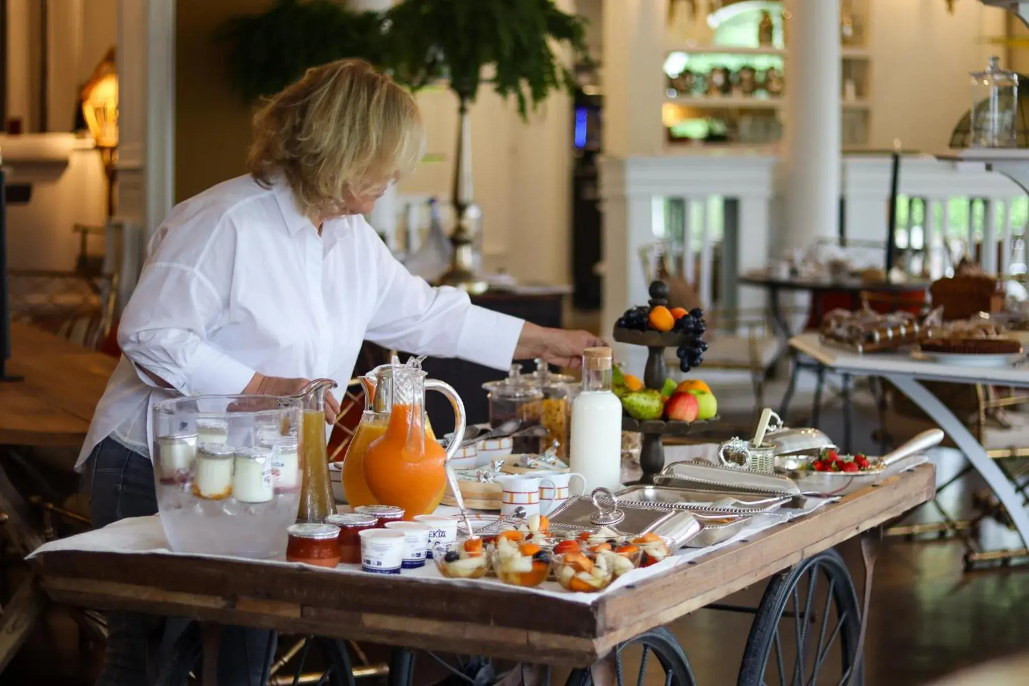 Buffet breakfast in Brindos, Lac & Château - Relais & Châteaux - Anglet Biarritz Buffet breakfast in Brindos, Lac & Château - Relais & Châteaux - Anglet Biarritz