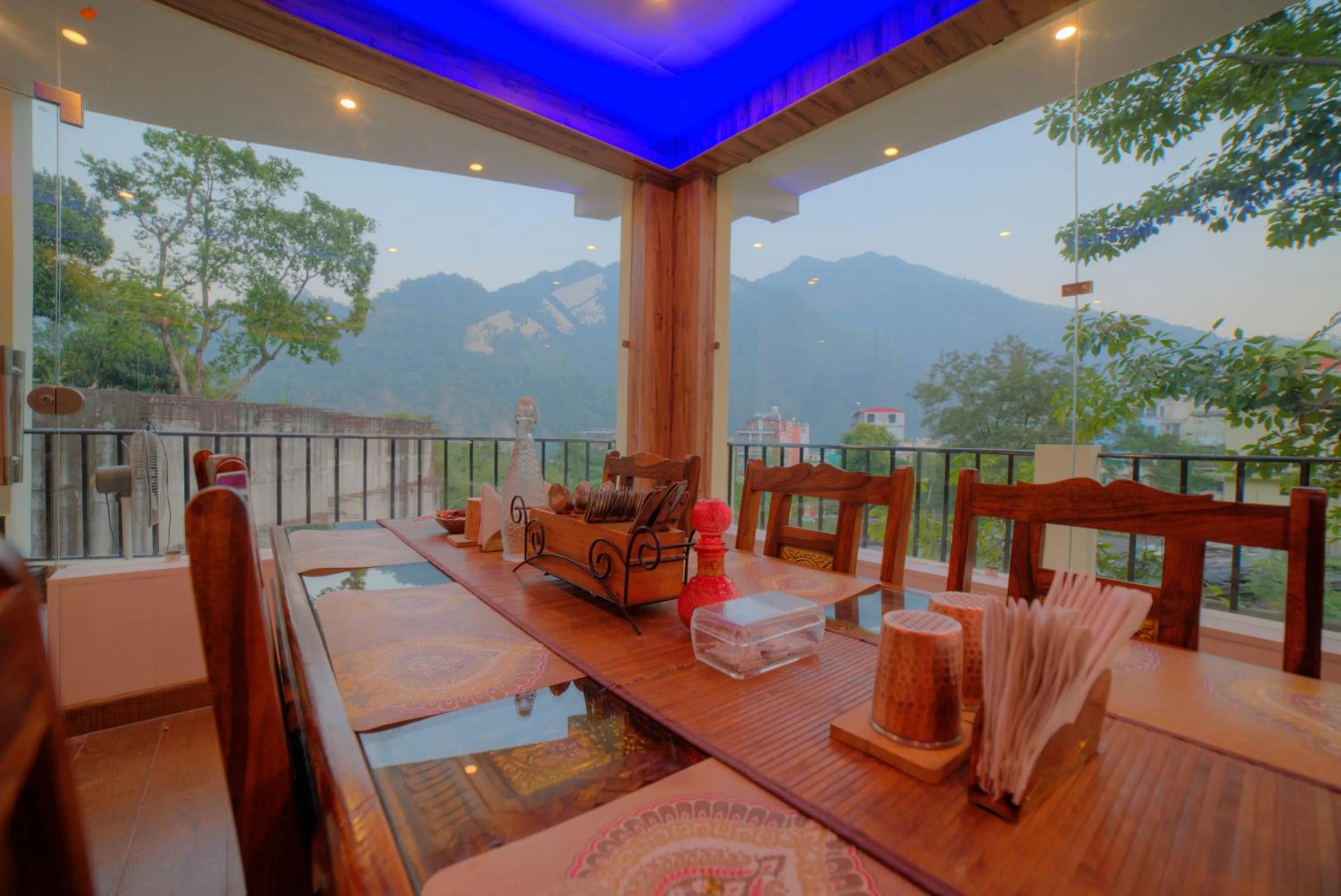 Restaurant/places to eat in Yogved Hospitality & Resort