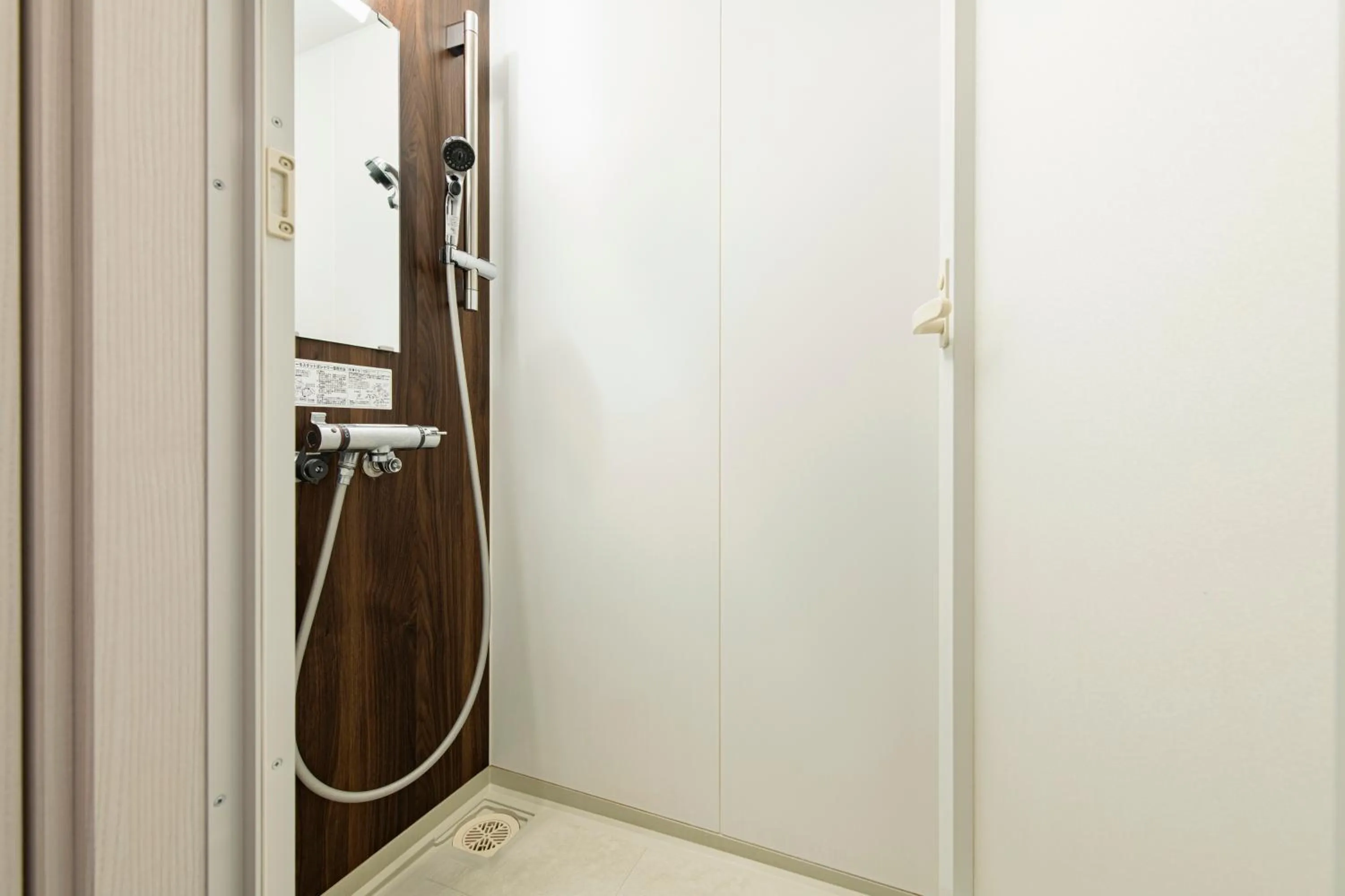 Shower in Hotel Asakusa KANNONURA