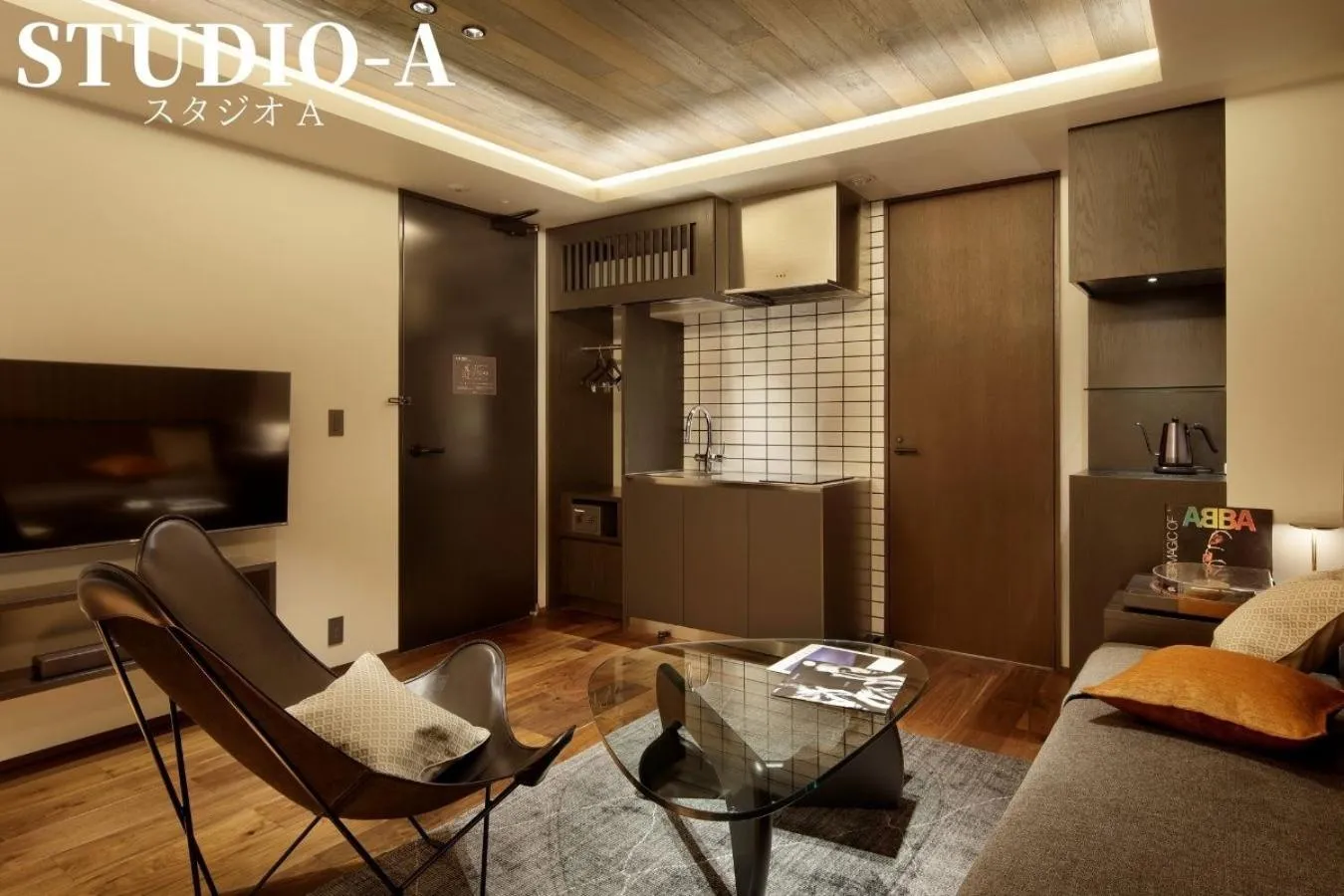 TV and multimedia in 41 PIECES Sapporo