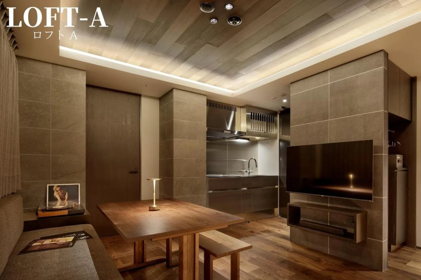 TV and multimedia in 41 PIECES Sapporo