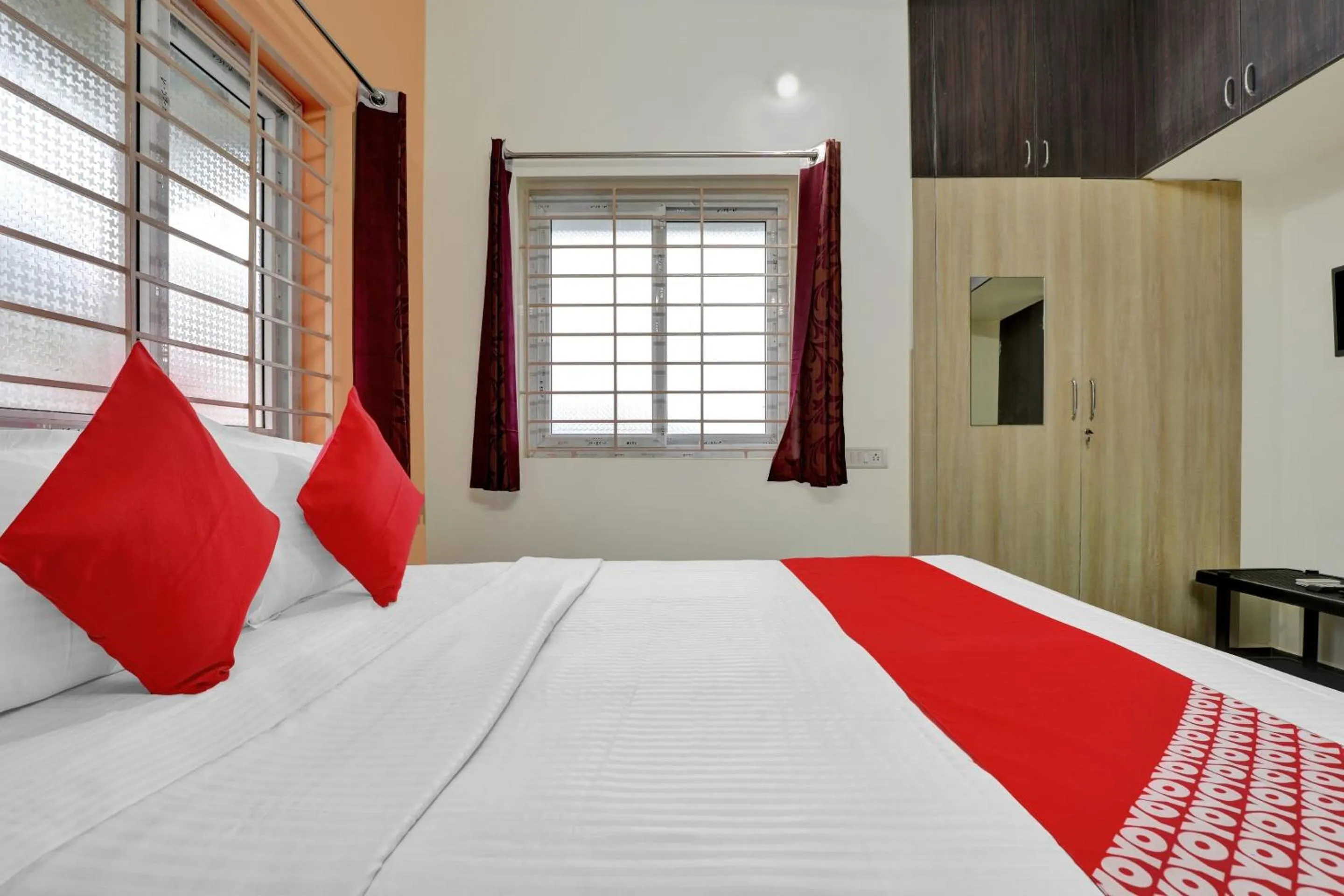 Facade/entrance, Bed in Hotel O Elegant Residency