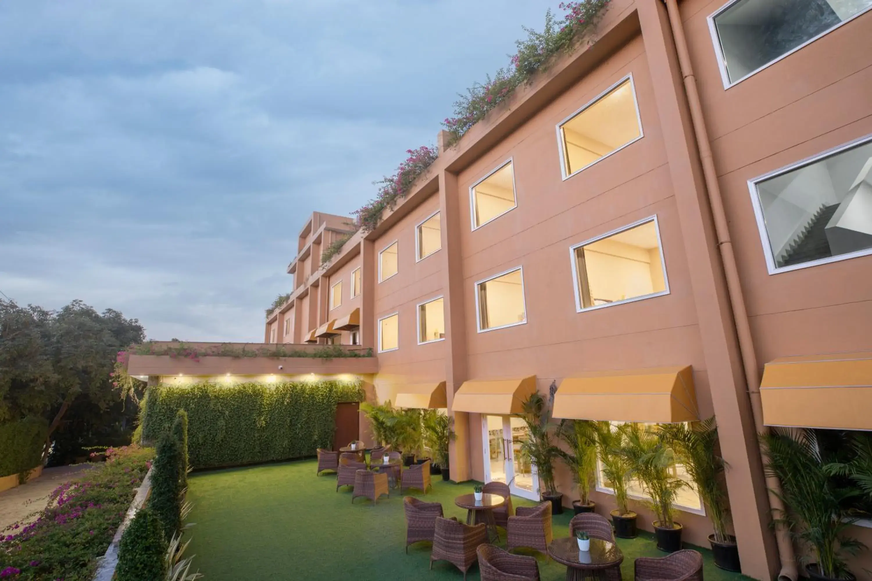 Restaurant/places to eat in The Lalita Grand Mathura- Vrindavan Restaurant/places to eat in The Lalita Grand Mathura- Vrindavan