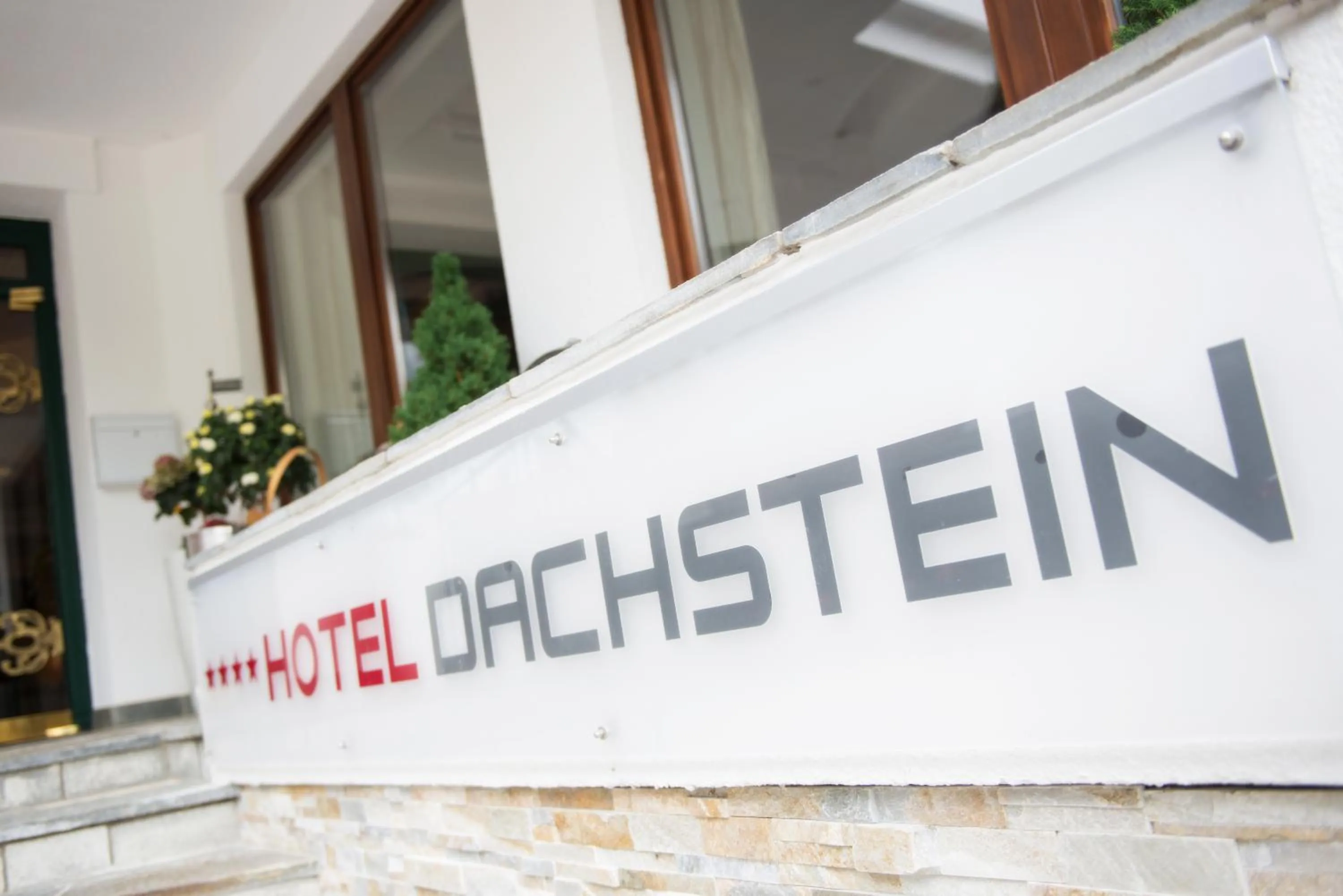 Facade/entrance in Hotel Dachstein