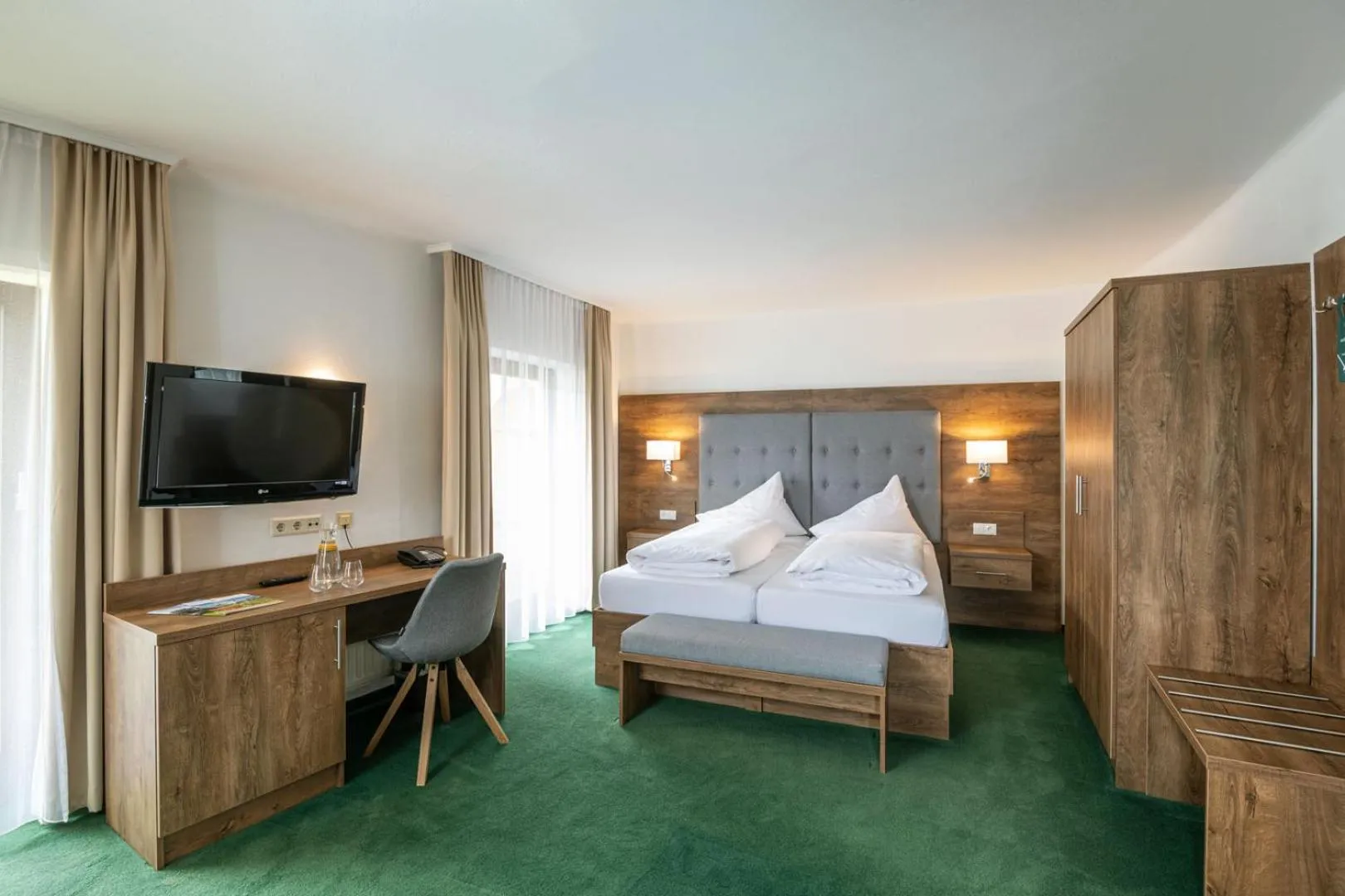 Bed in Hotel Dachstein