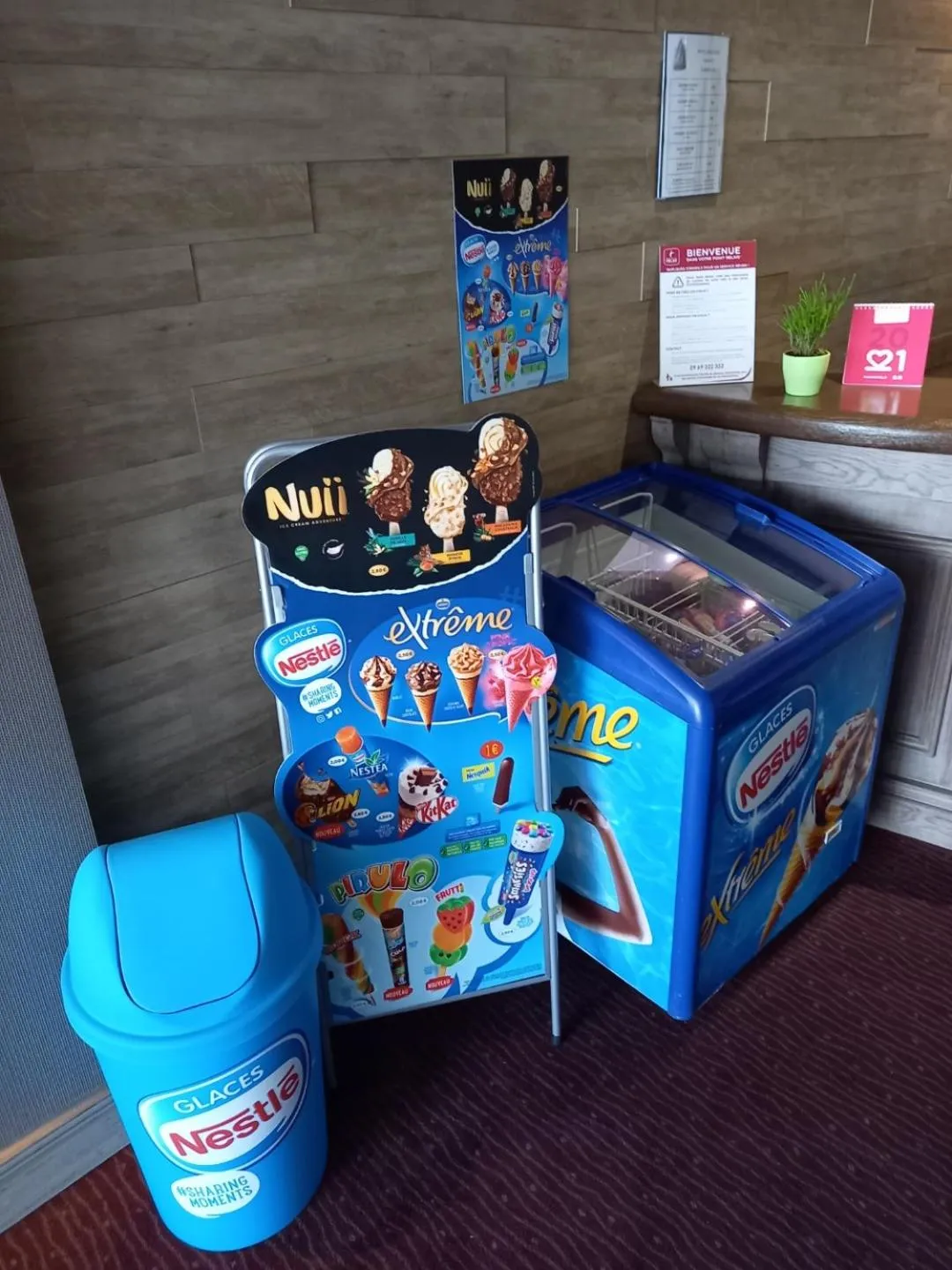 Text overlay in Hôtel SABLES D'O et son restaurant LE 16 BIS