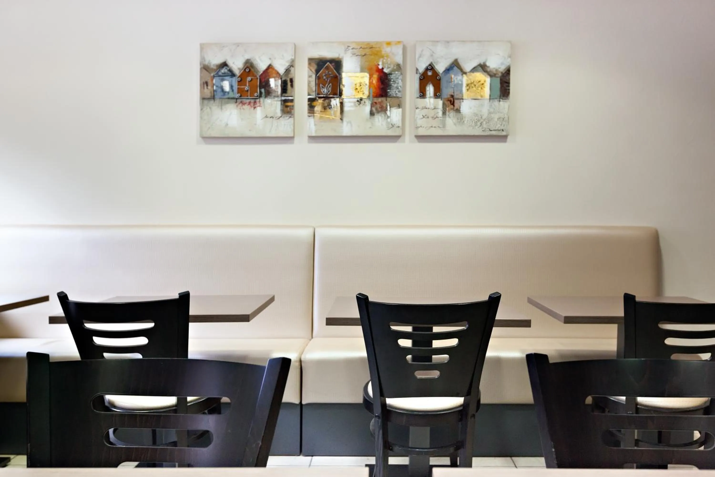 Breakfast in Hôtel SABLES D'O et son restaurant LE 16 BIS