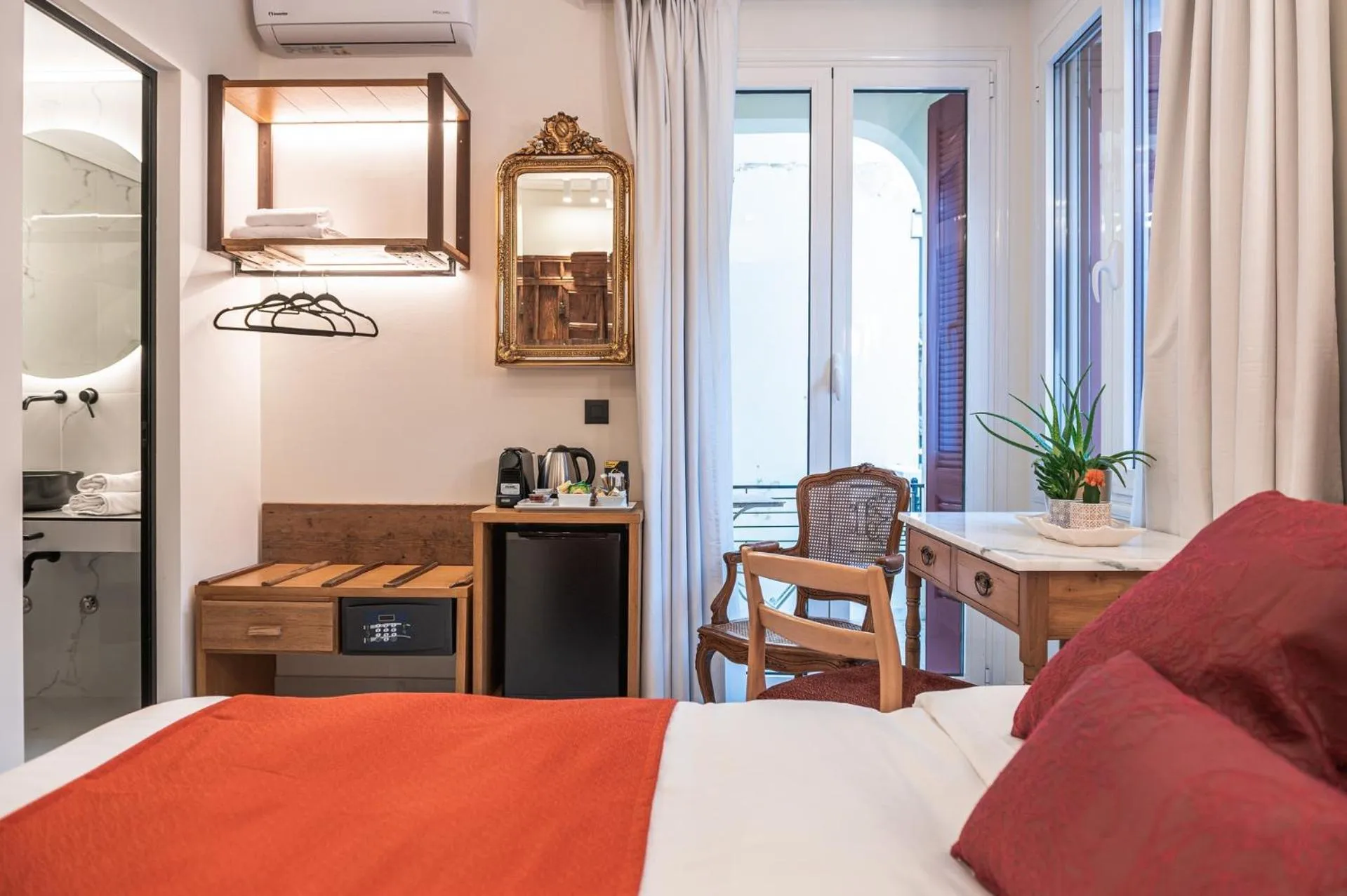 Bedroom, Bed in Silo Luxury Rooms