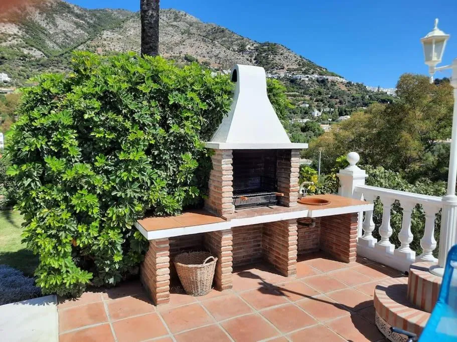 BBQ facilities in Villa Puerto de la Luz