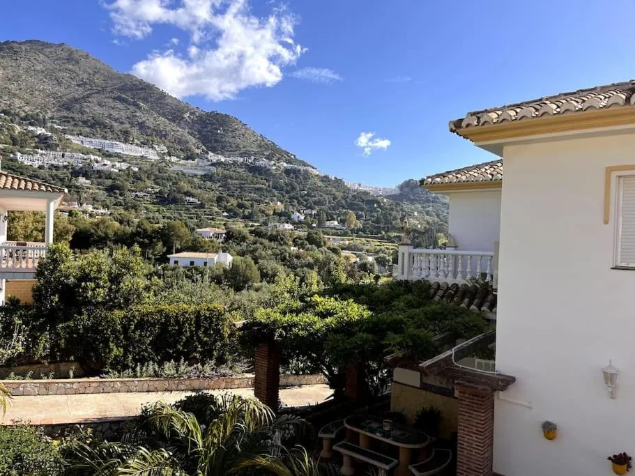 Mountain view in Villa Puerto de la Luz
