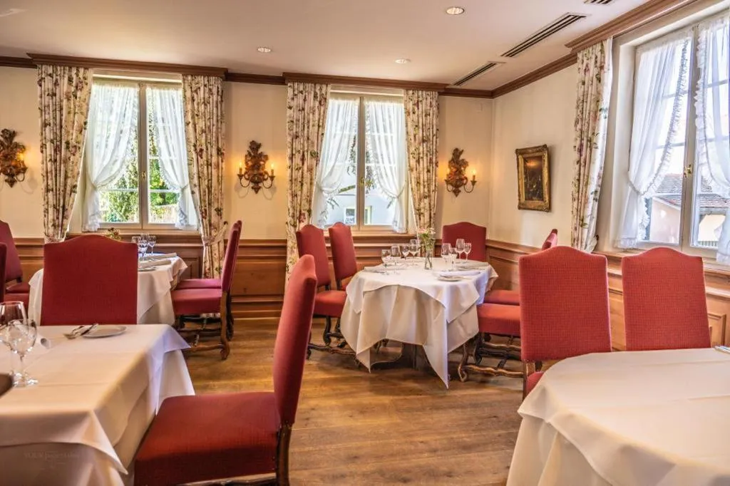 Restaurant/places to eat in Landhotel Hirsch