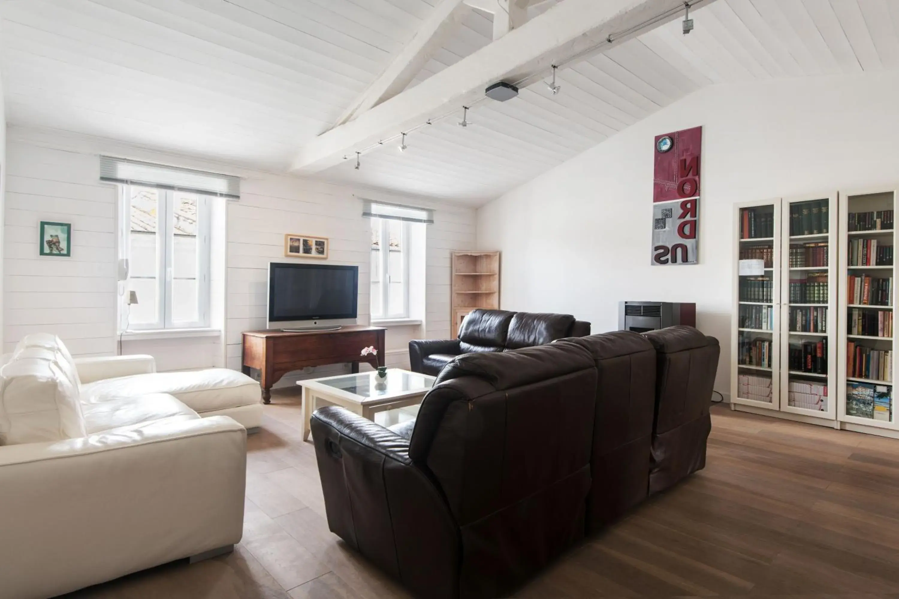 LA SUITE GRANDE MAISON AU COEUR DU VILLAGE DE LA FLOTTE EN RÉ LA SUITE GRANDE MAISON AU COEUR DU VILLAGE DE LA FLOTTE EN RÉ