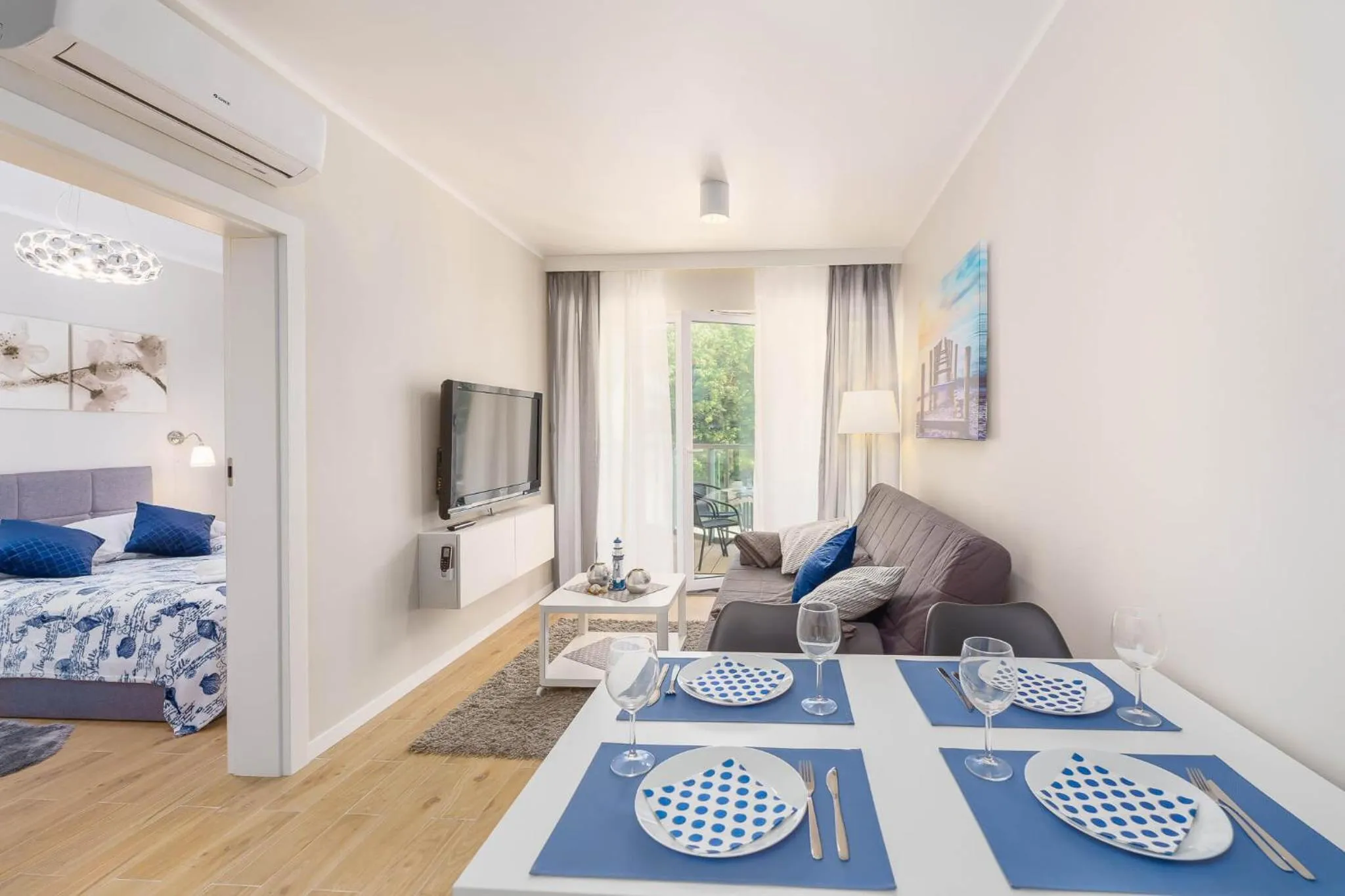 Living room, Bed in Ustronie Apartments 20 m do plaży