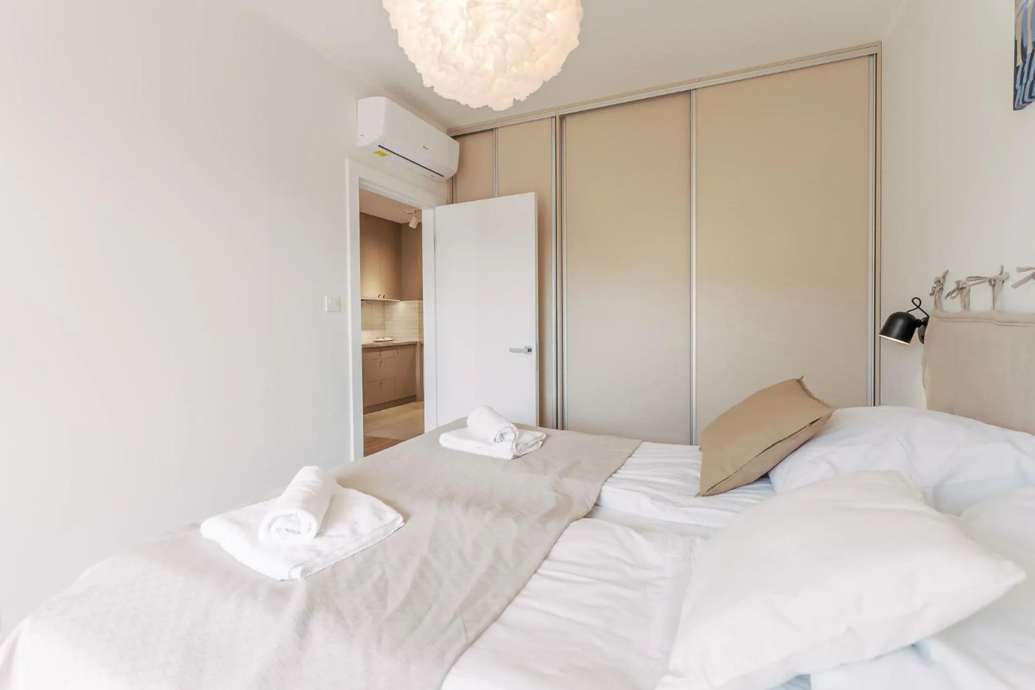 Bed in Ustronie Apartments 20 m do plaży