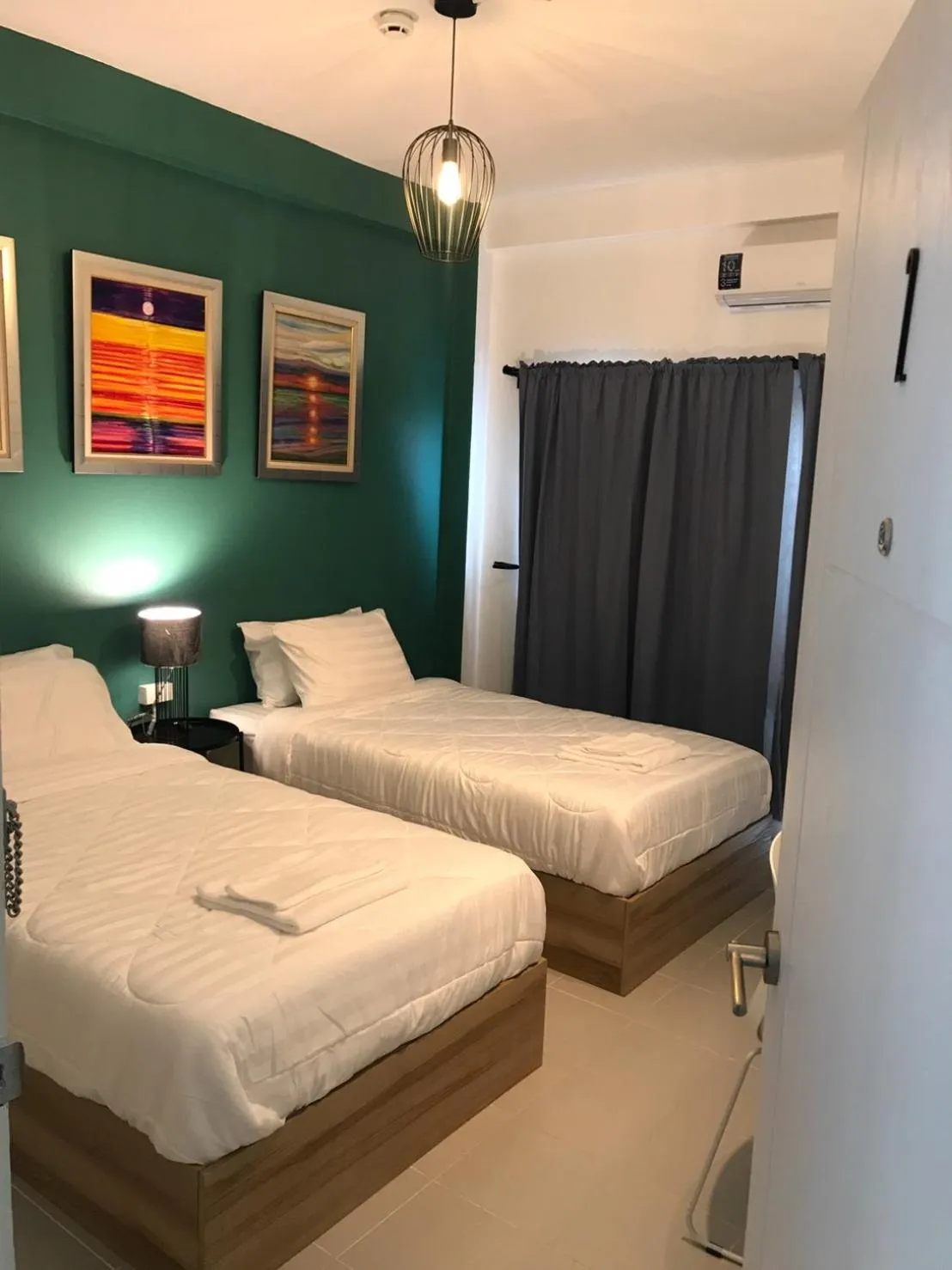 Photo of the whole room, Bed in Baan Suandao Wat Arun