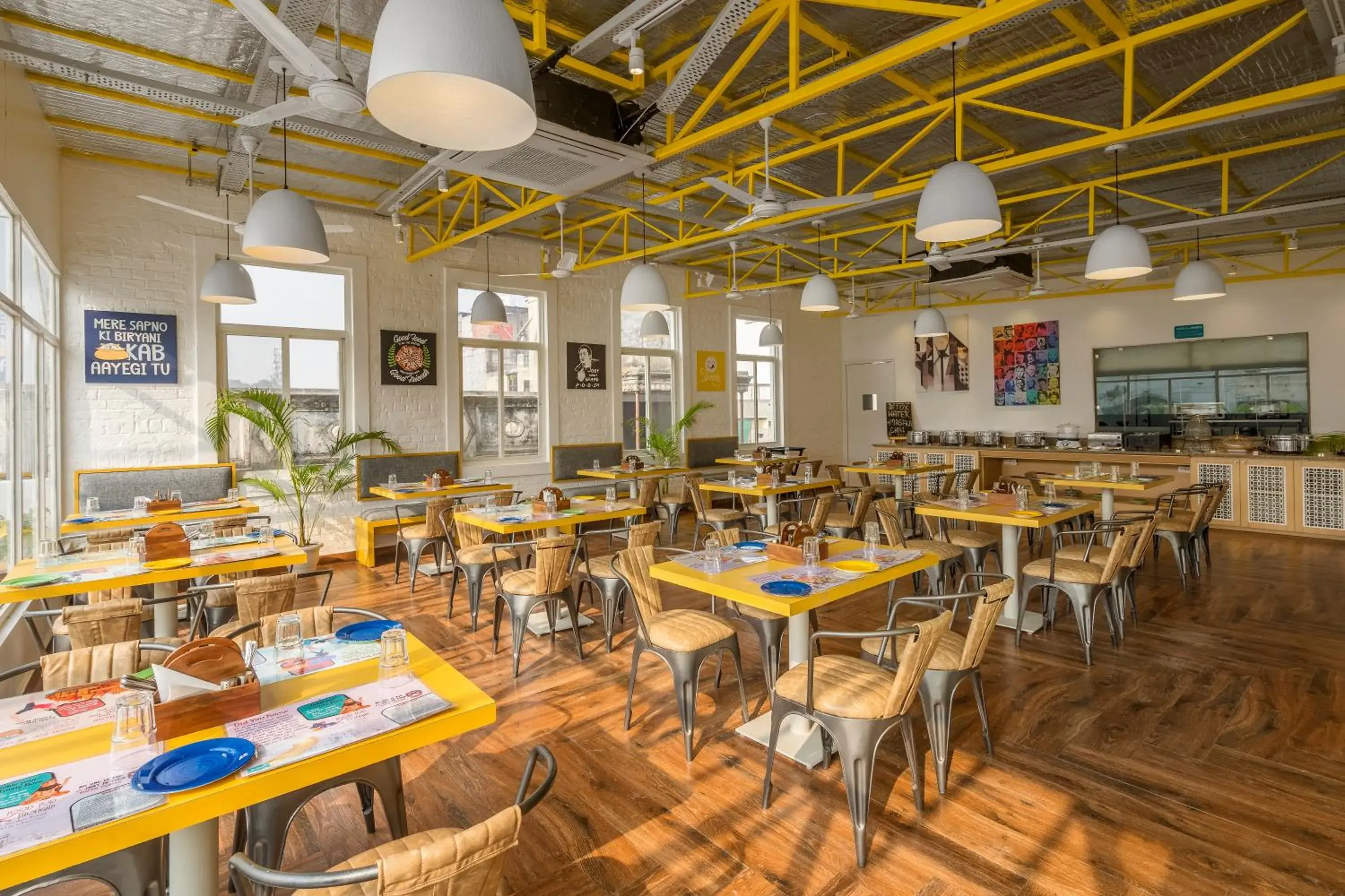 Restaurant/places to eat in Bedzzz Varanasi by Leisure Hotels, 1 Km from Dashwasamedh Ghat Restaurant/places to eat in Bedzzz Varanasi by Leisure Hotels, 1 Km from Dashwasamedh Ghat