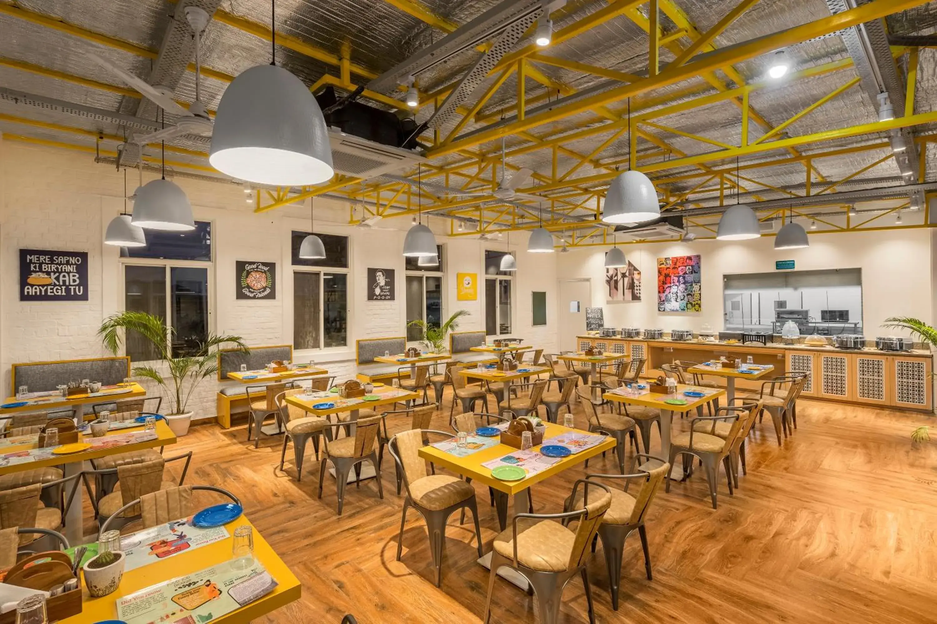 Restaurant/places to eat in Bedzzz Varanasi by Leisure Hotels, 1 Km from Dashwasamedh Ghat Restaurant/places to eat in Bedzzz Varanasi by Leisure Hotels, 1 Km from Dashwasamedh Ghat