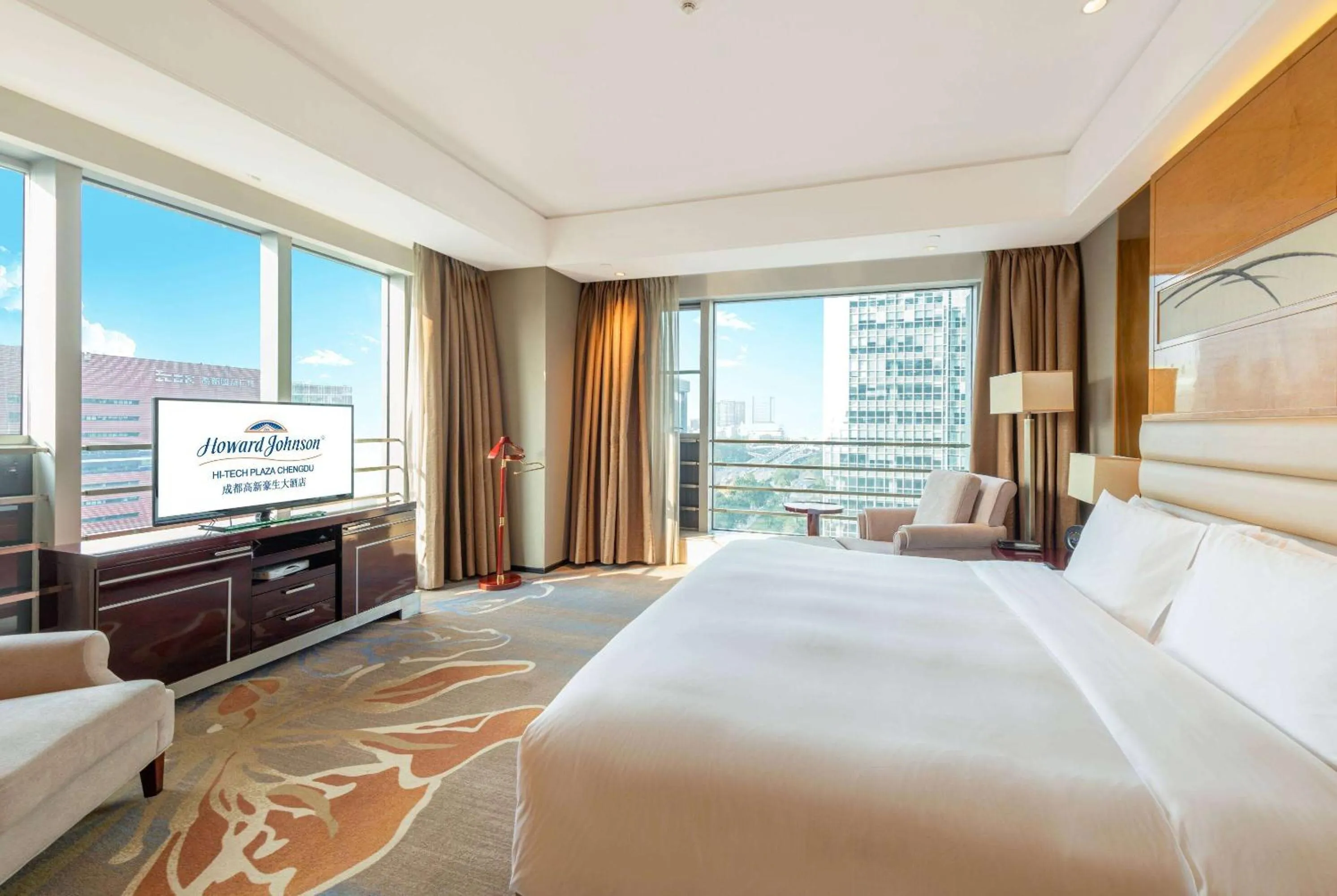 Photo of the whole room, Bed in Howard Johnson Hi - Tech Plaza Chengdu