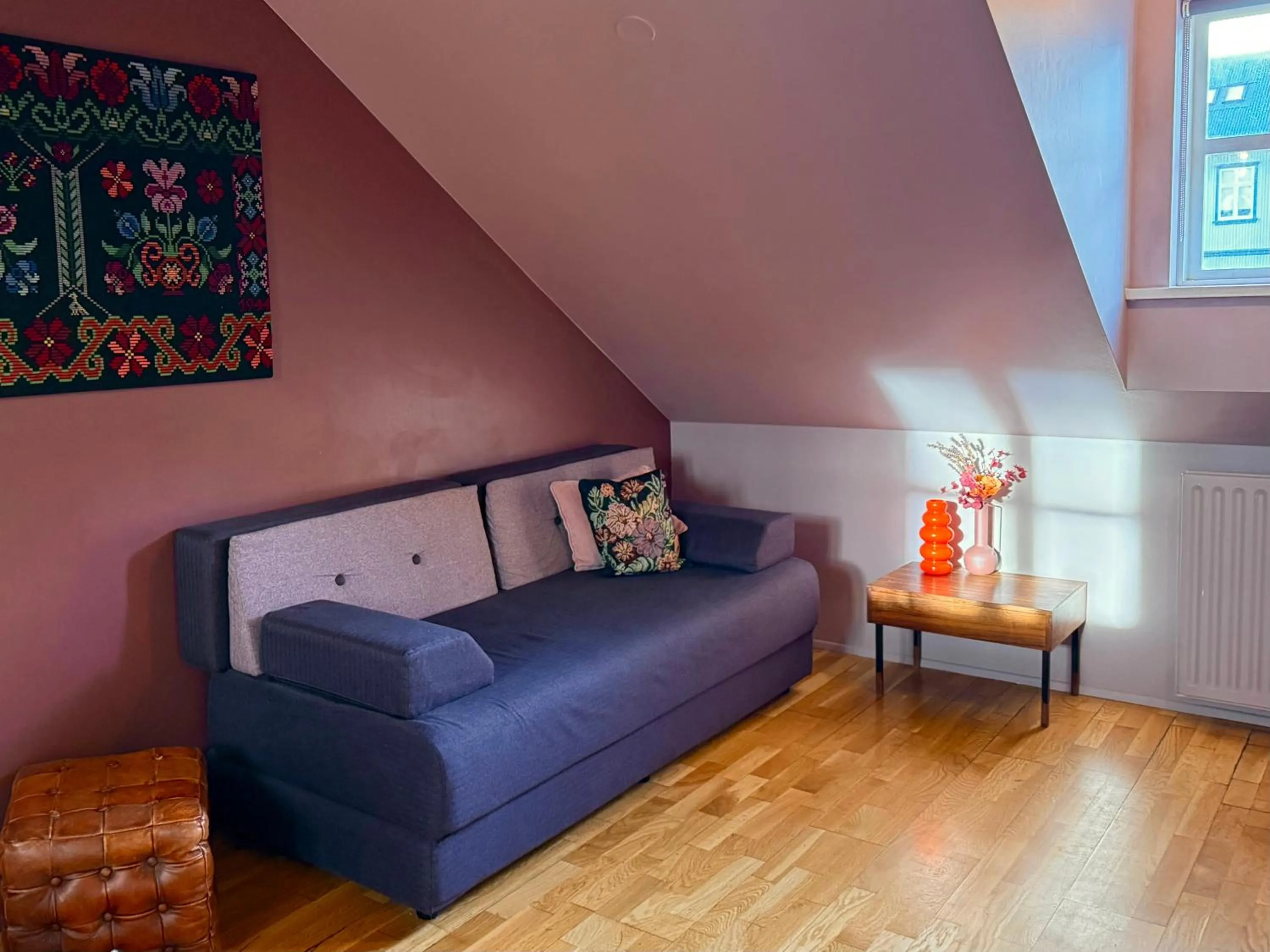 Seating area in Grettir Guesthouse Downtown Charm