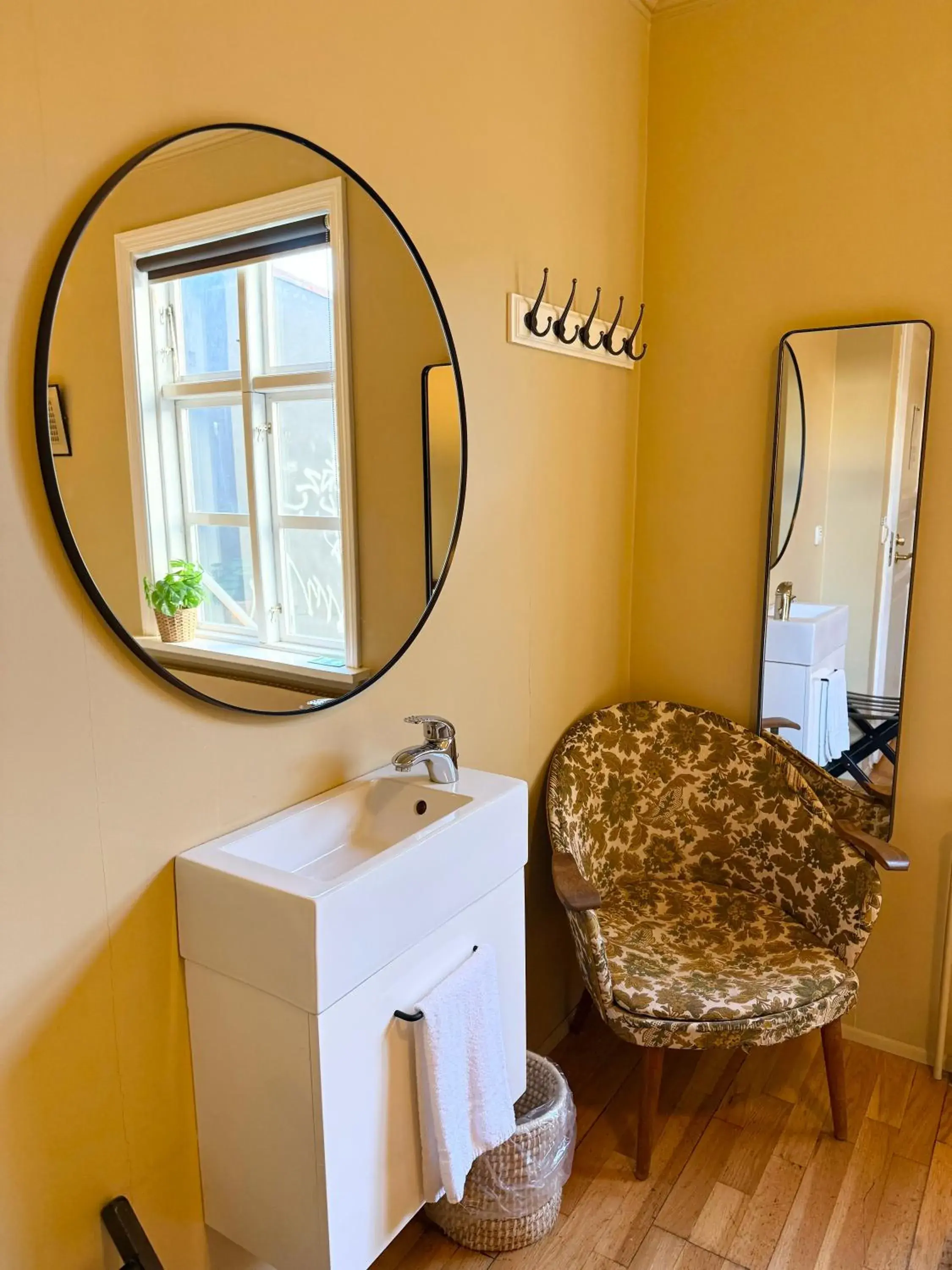 Bedroom in Grettir Guesthouse Downtown Charm Bedroom in Grettir Guesthouse Downtown Charm