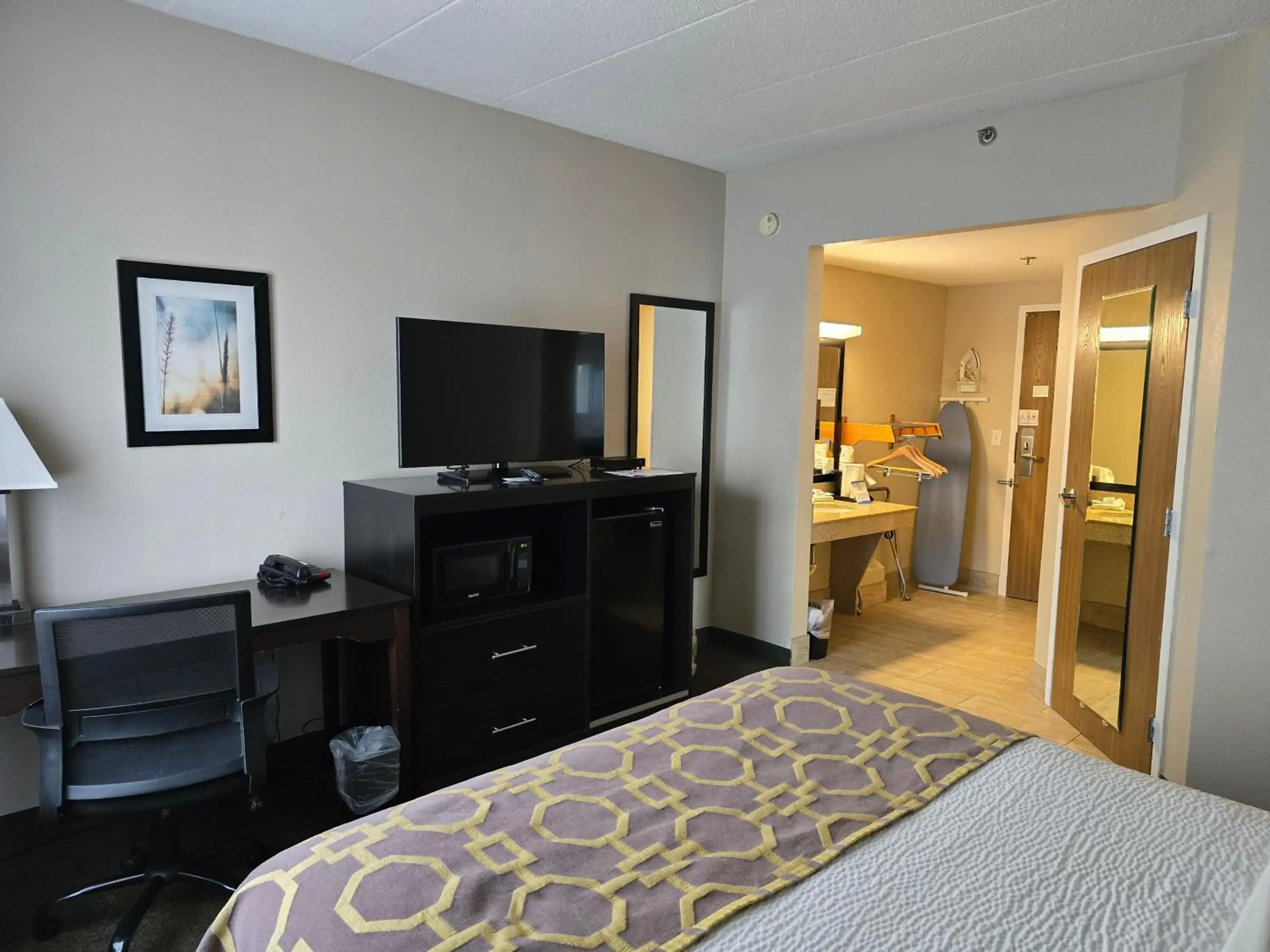 Bedroom, Bed in Baymont by Wyndham Janesville Bedroom, Bed in Baymont by Wyndham Janesville