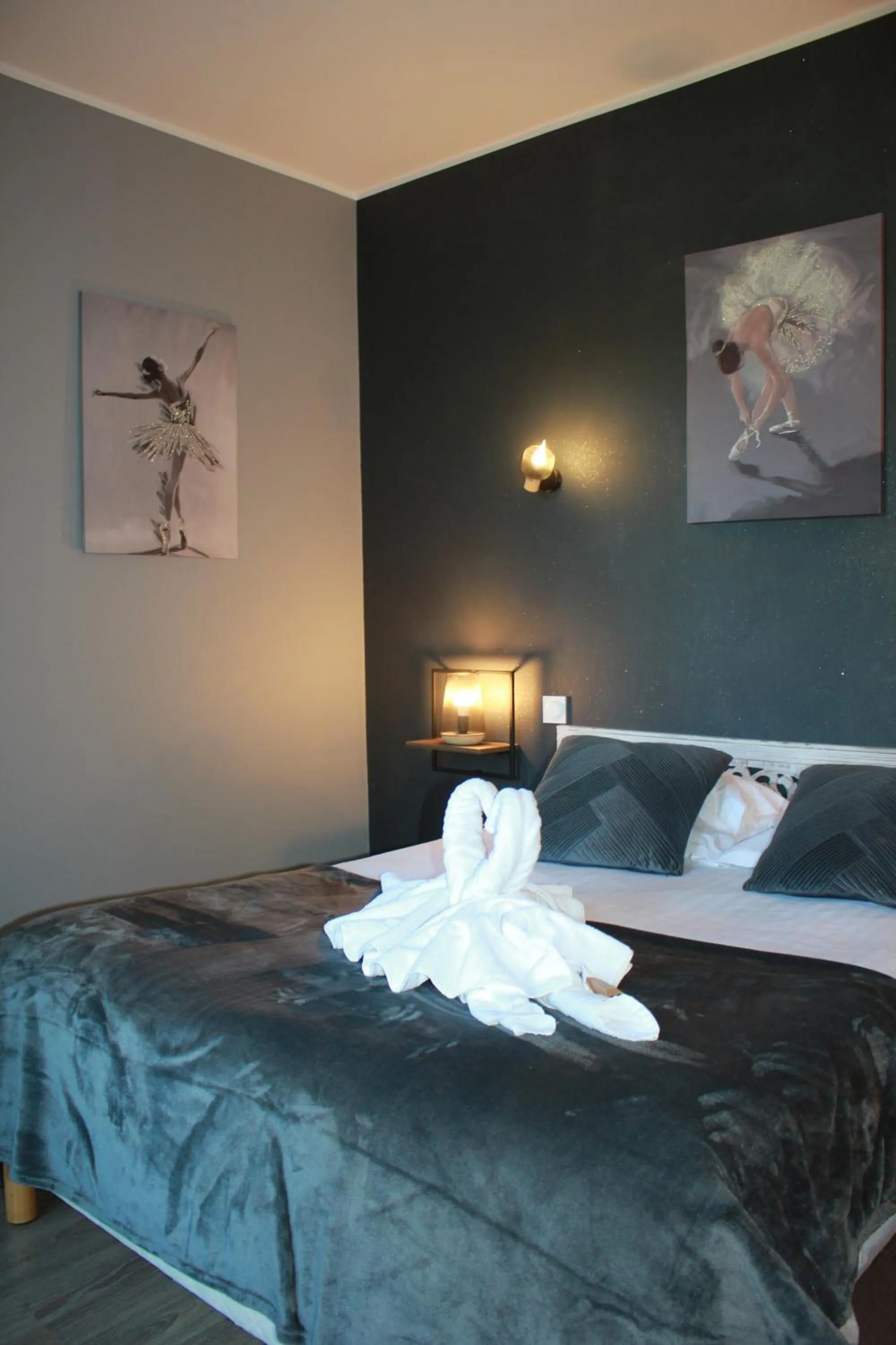 Bed in Hôtel de La Beauronne