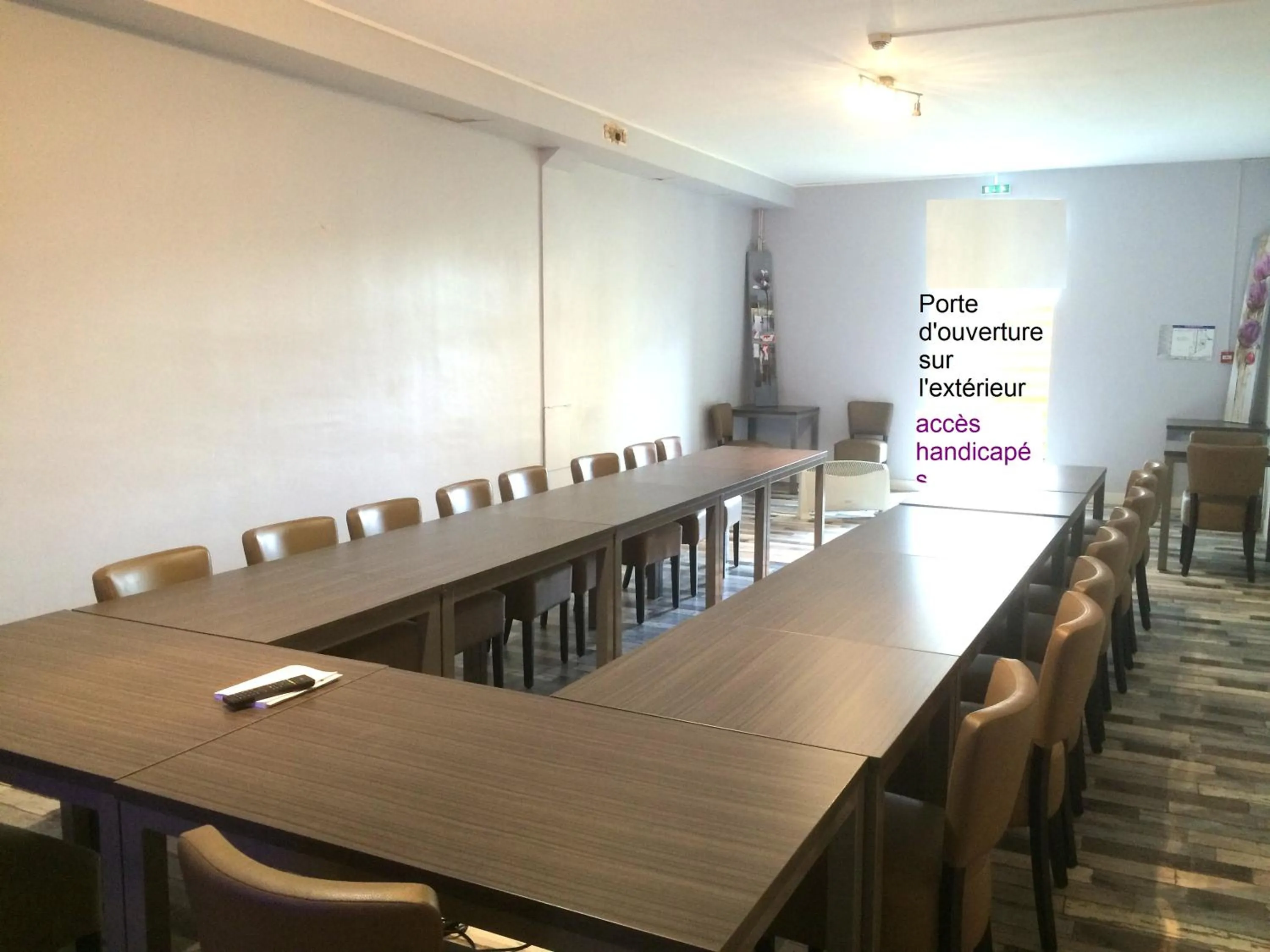 Meeting/conference room in Hôtel de La Beauronne