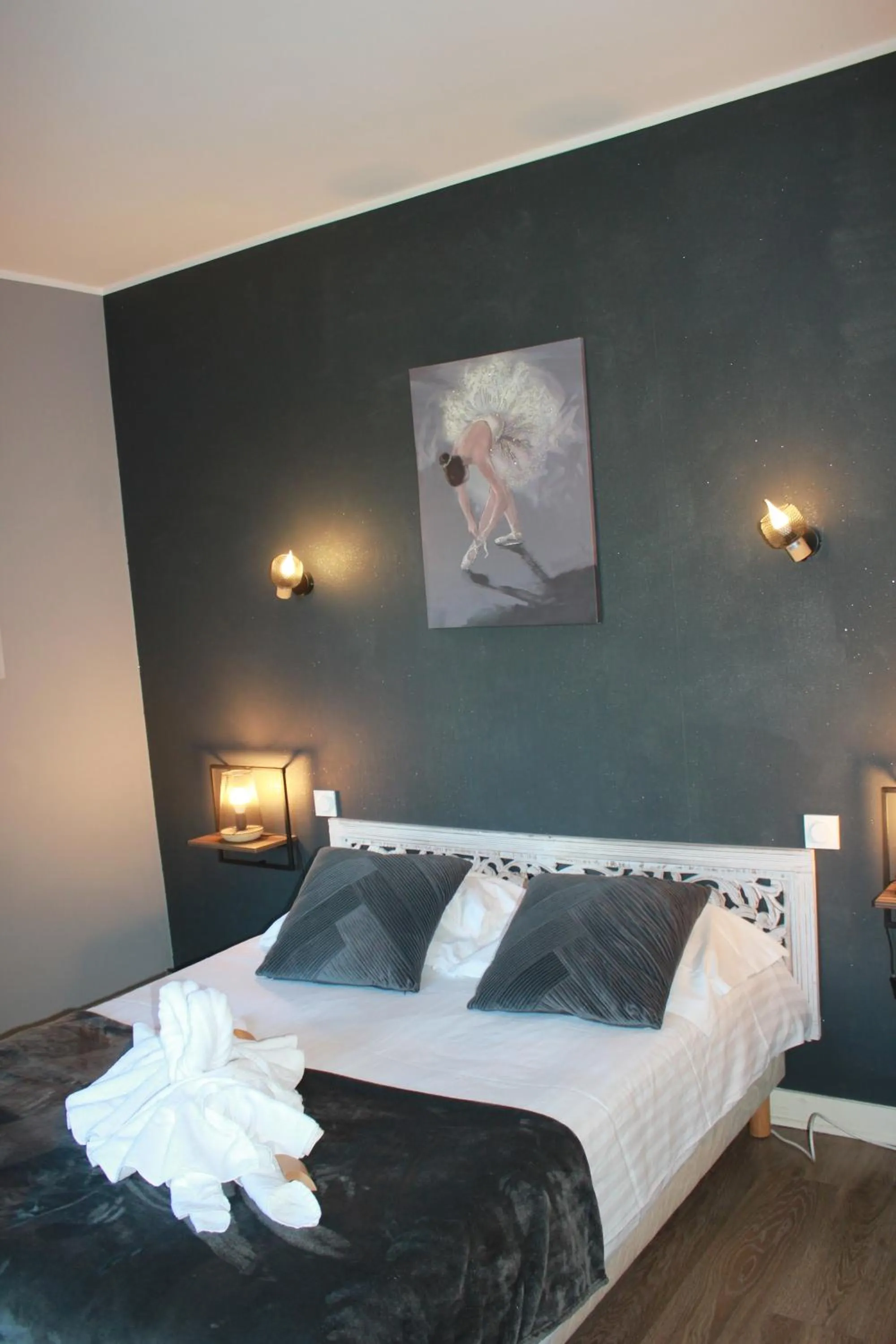 Bed in Hôtel de La Beauronne