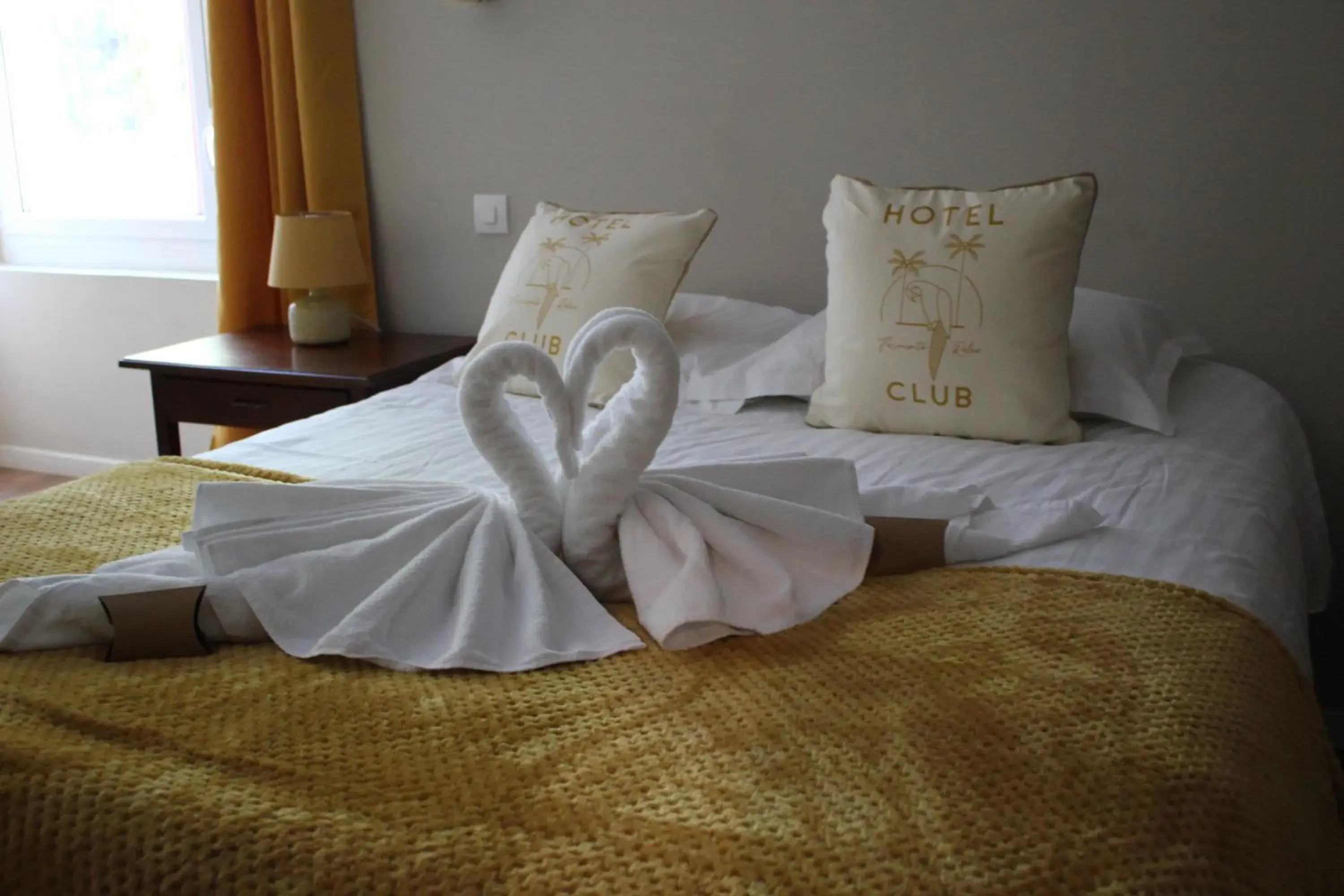 Double Room - Disability Access in Hôtel de La Beauronne Double Room - Disability Access in Hôtel de La Beauronne