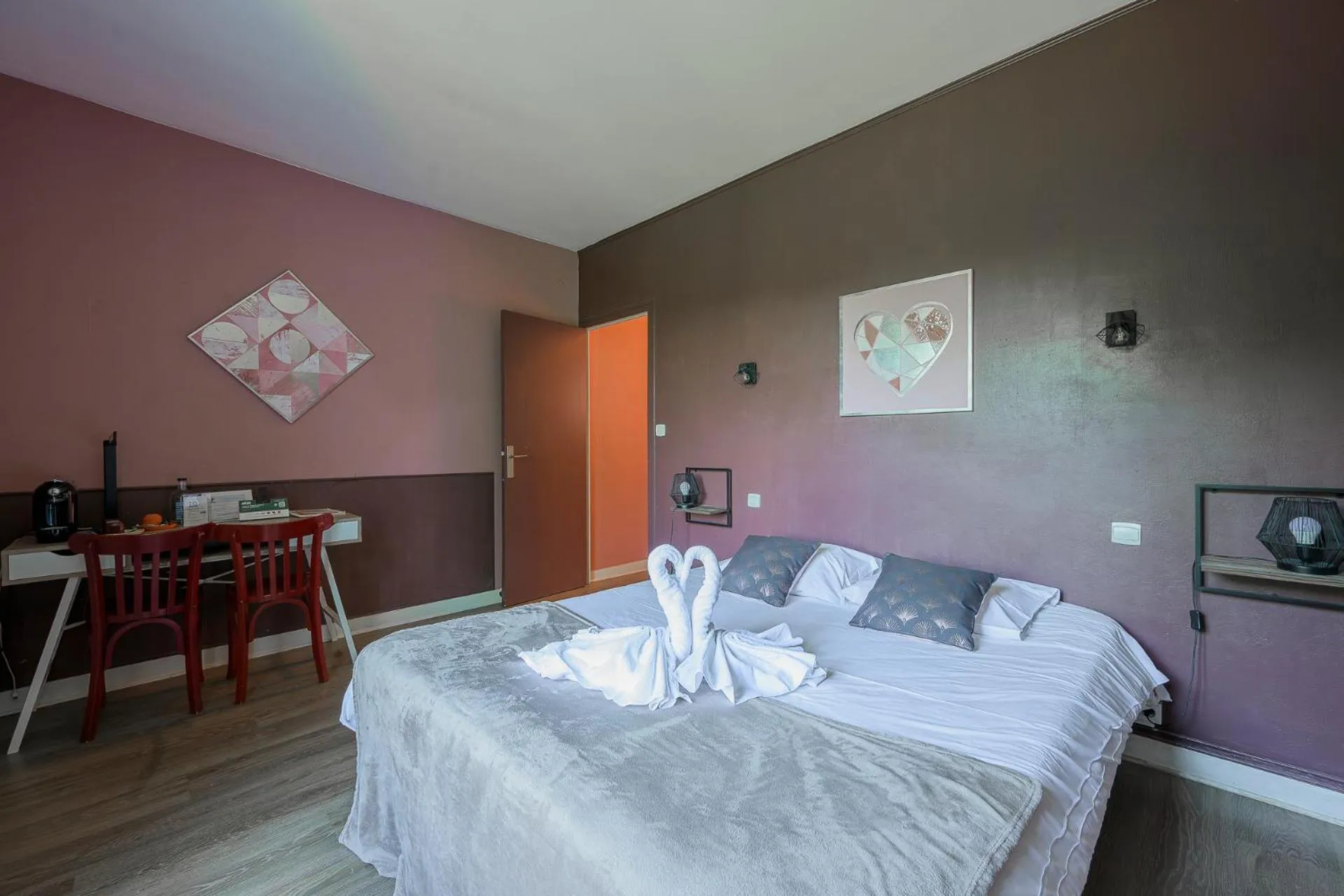 Bed in Hôtel de La Beauronne