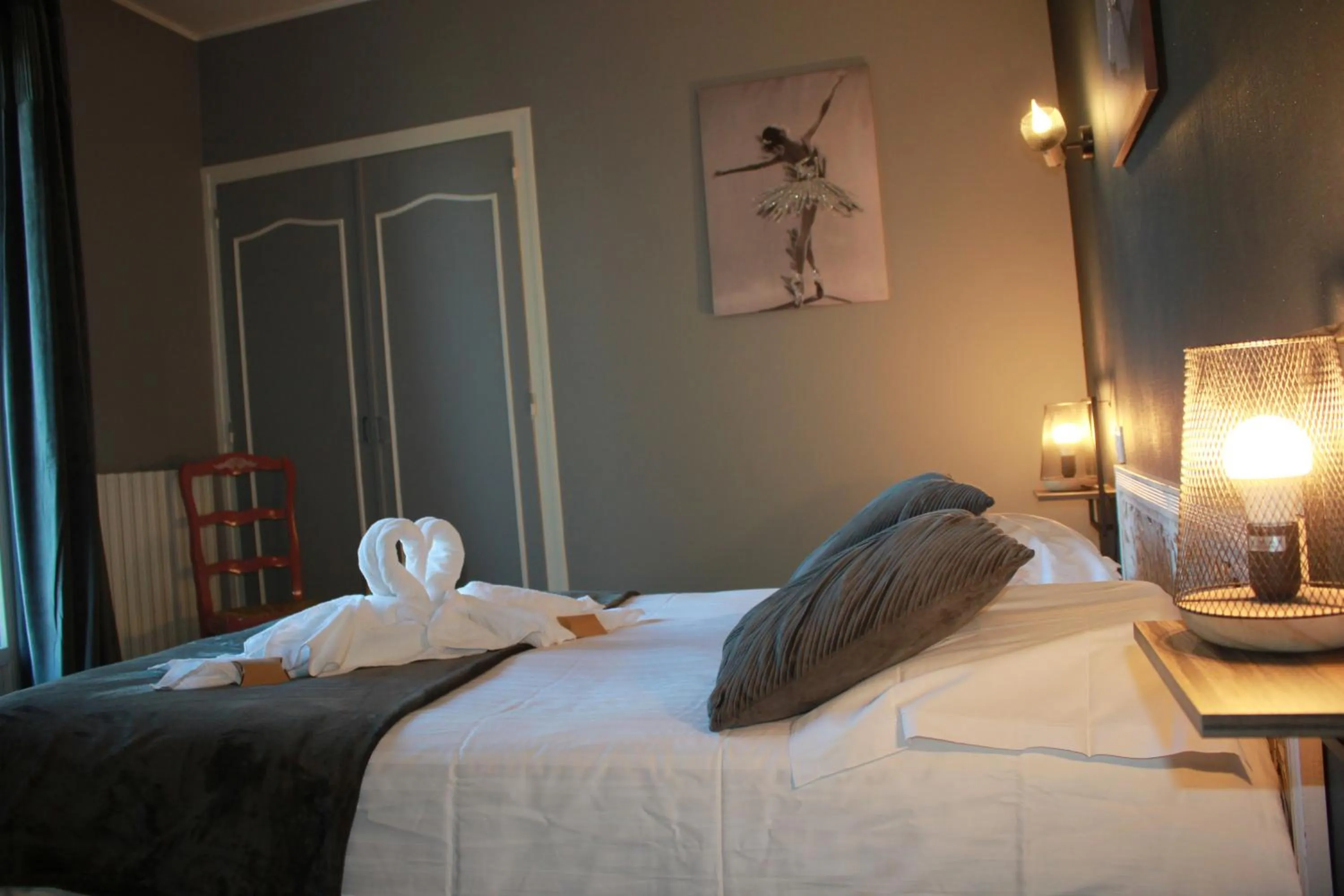 Bed in Hôtel de La Beauronne