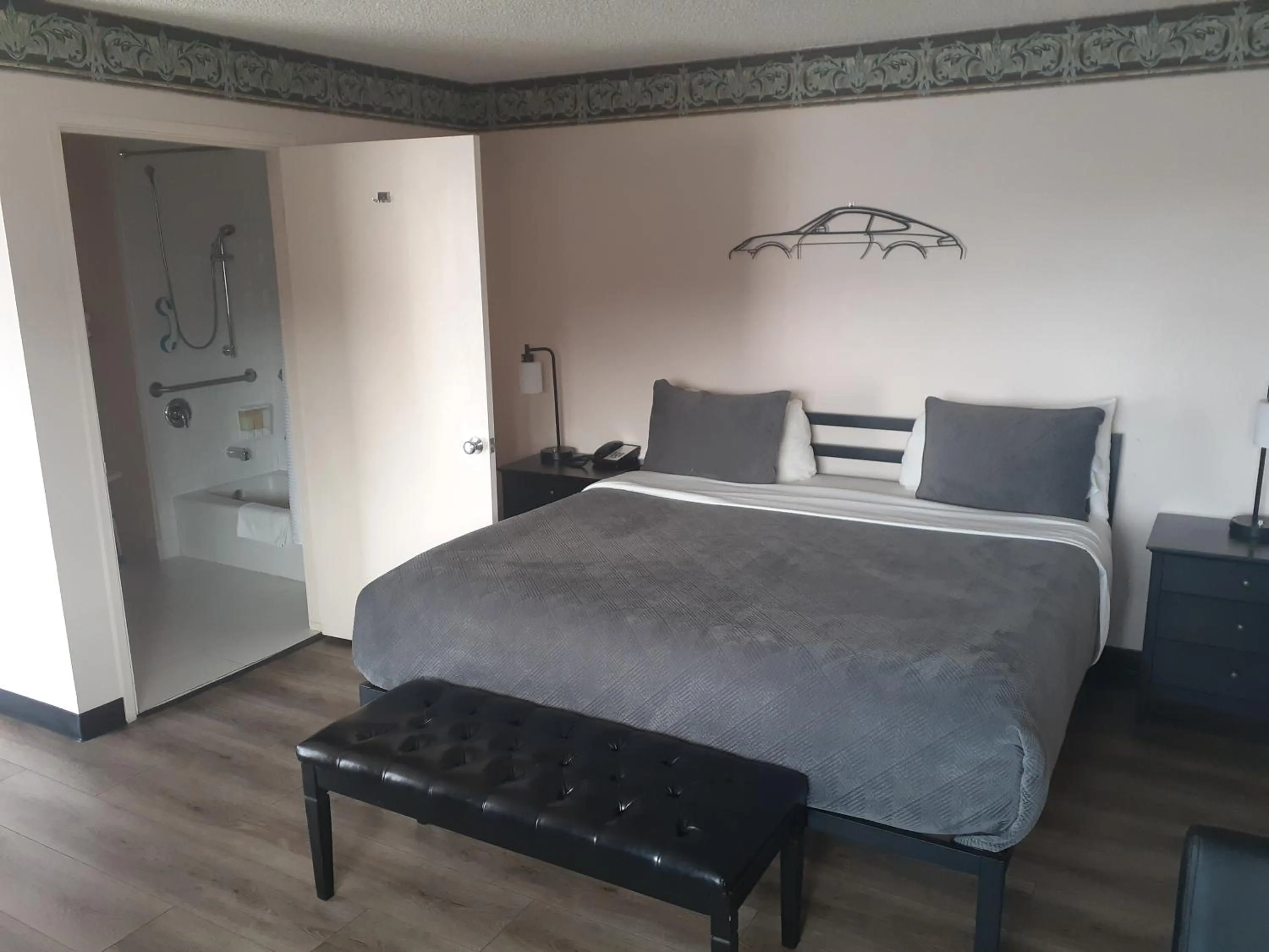 Bed in Coast Riders Inn