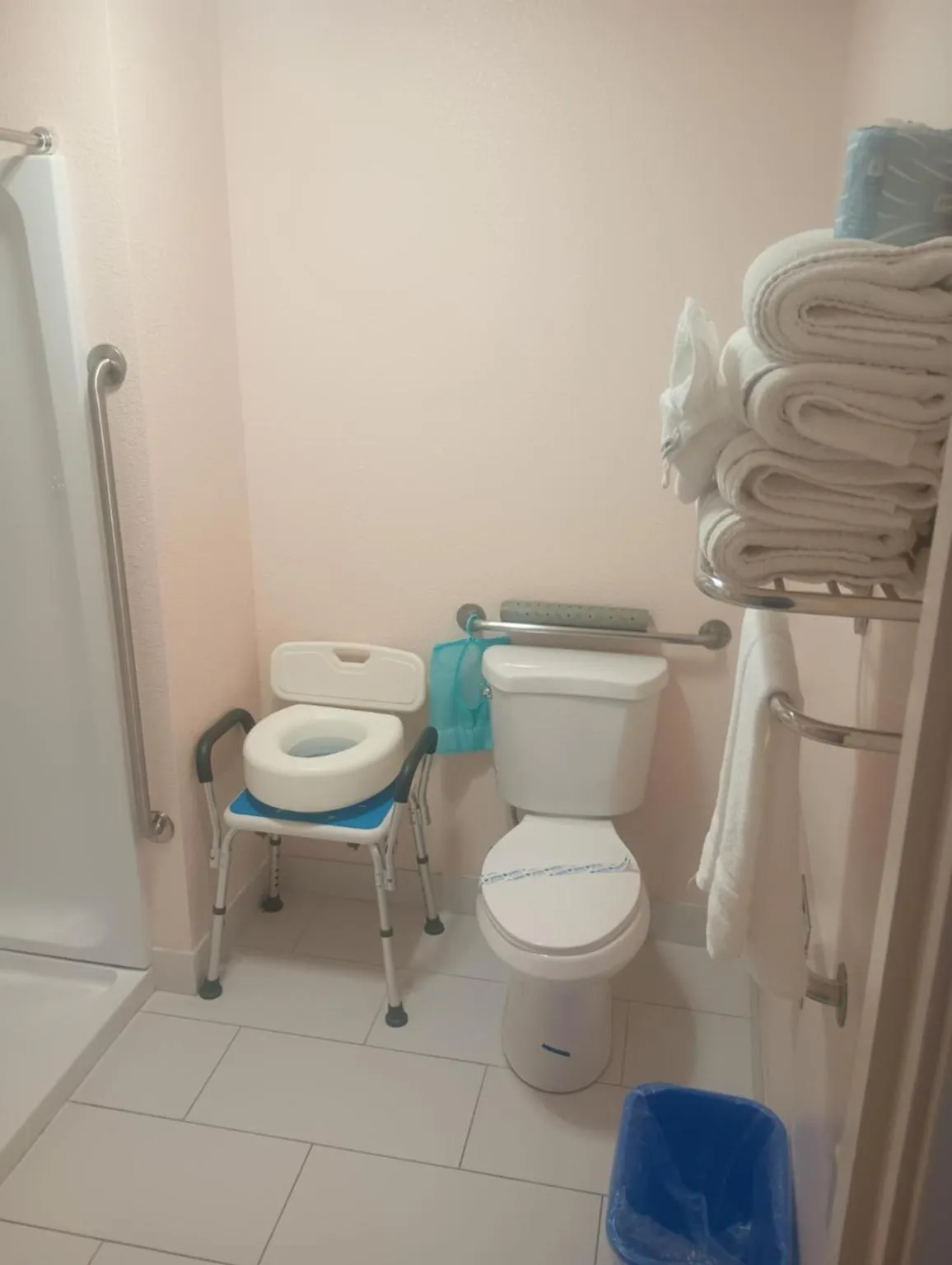 Toilet in Coast Riders Inn