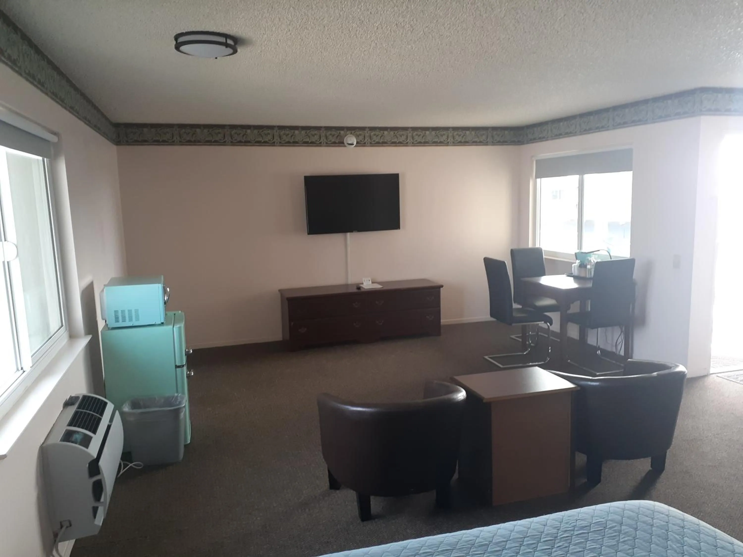 TV and multimedia in Coast Riders Inn