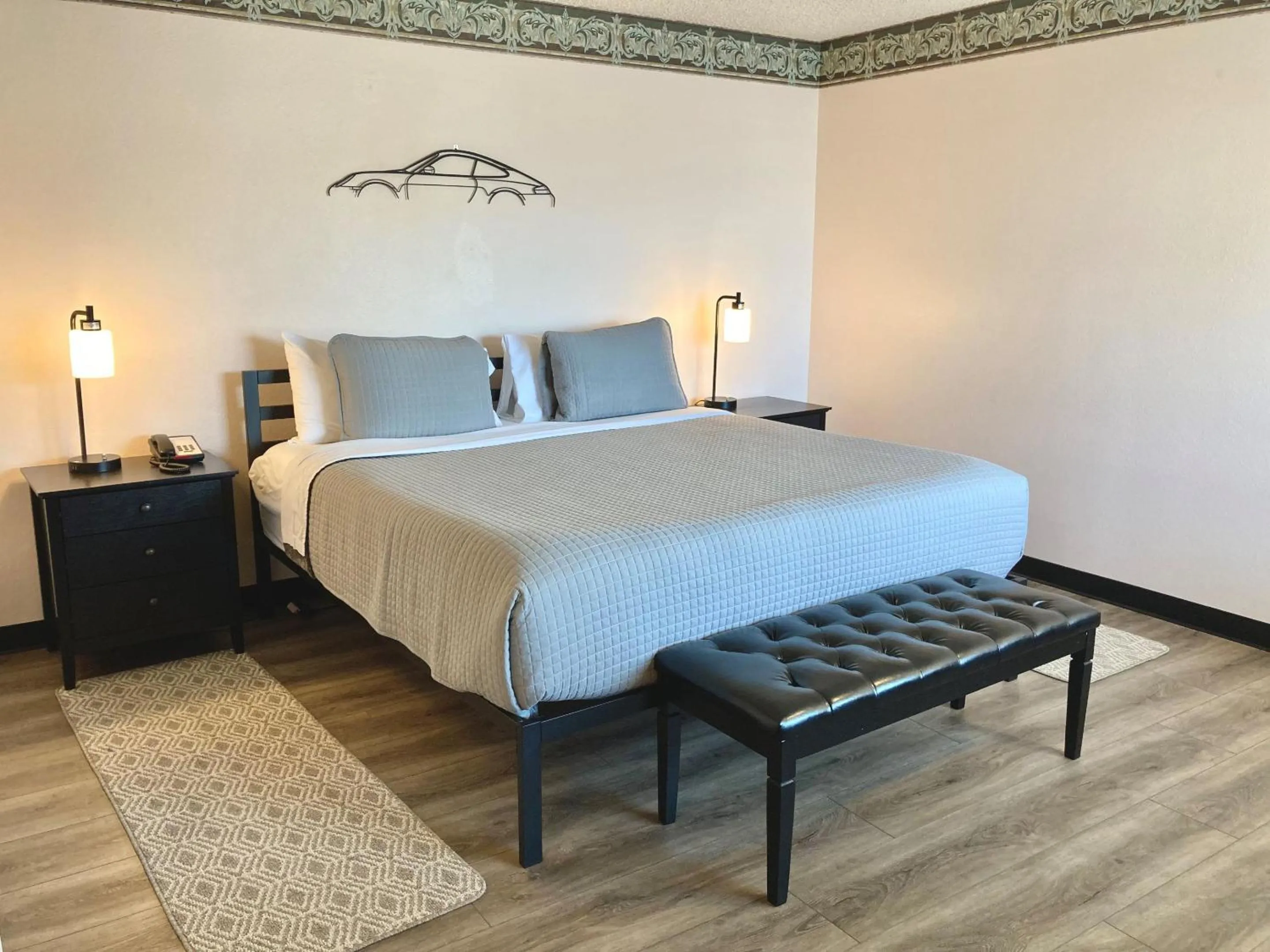 Bedroom, Bed in Coast Riders Inn