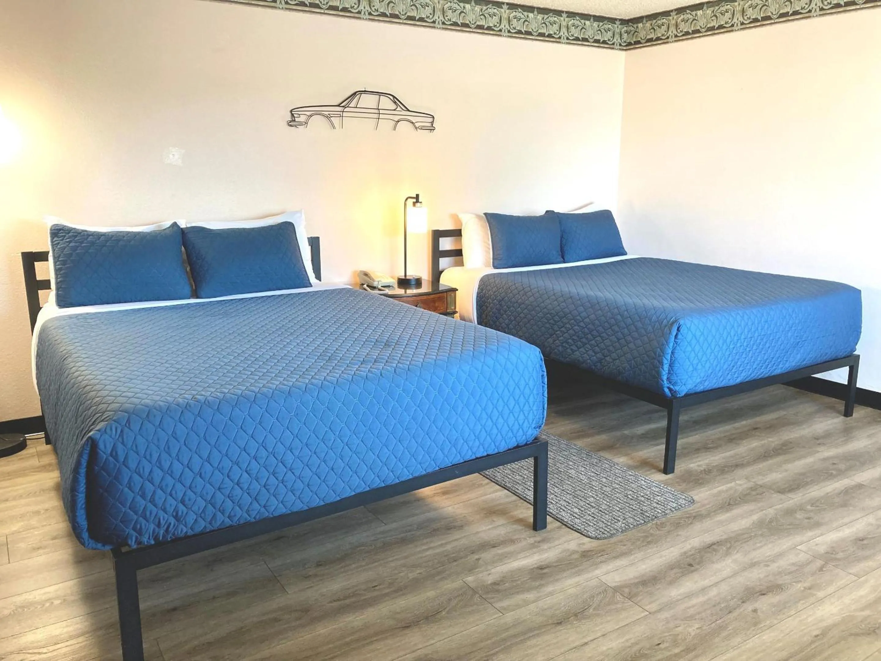 Bedroom, Bed in Coast Riders Inn