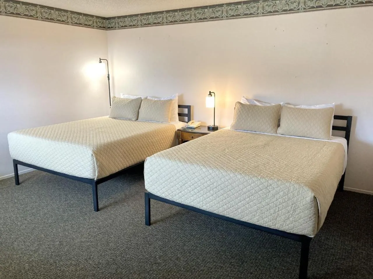 Bed in Coast Riders Inn