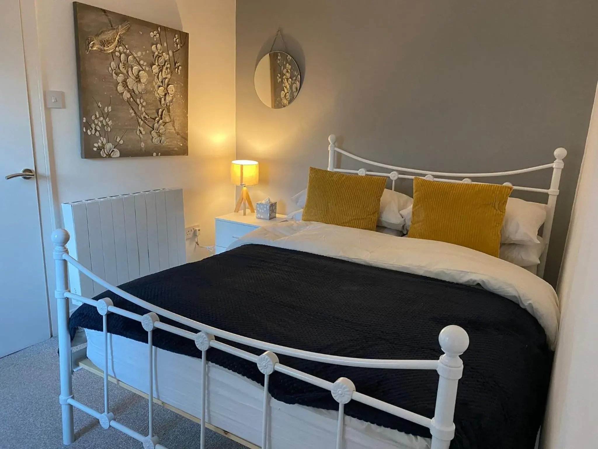 Cosy 2 Bed Flat 1 in Bridgend Cosy 2 Bed Flat 1 in Bridgend