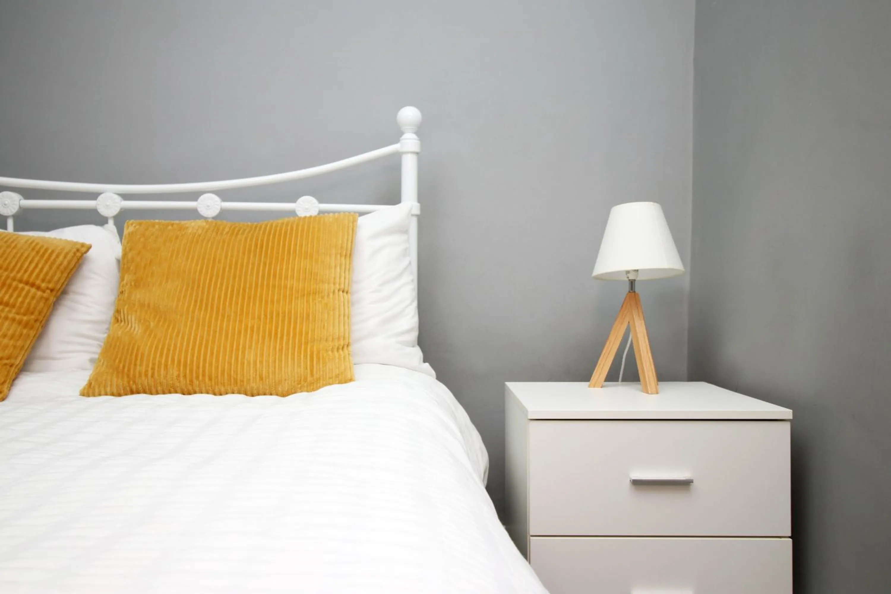 Cosy 2 Bed Flat 1 in Bridgend