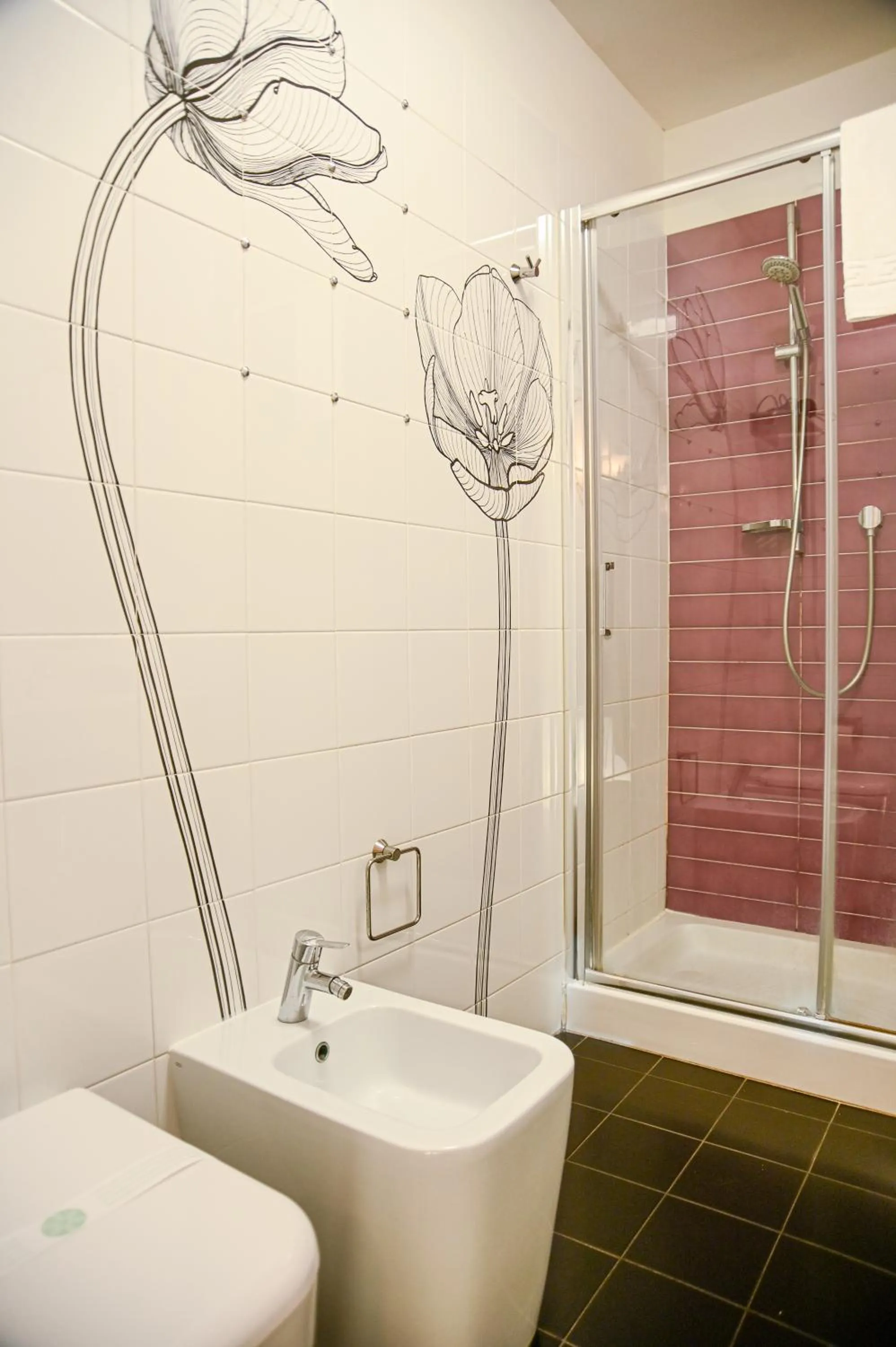 Shower in Feliz in Roma B&B